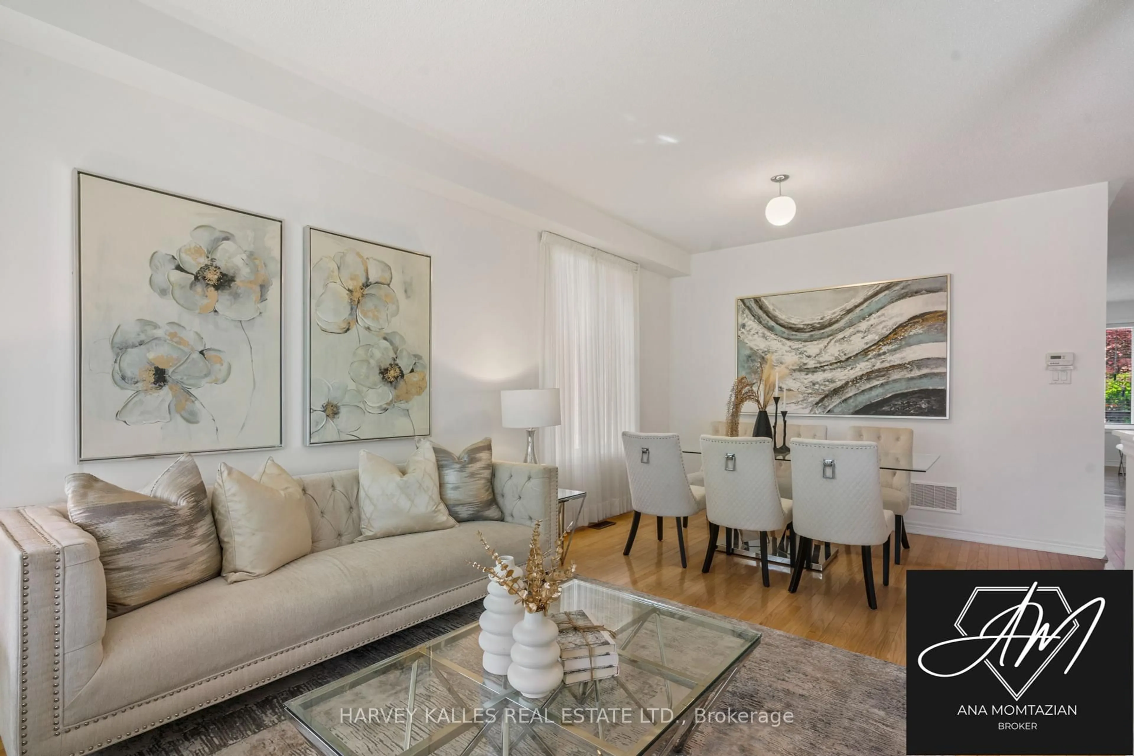 Living room with furniture, wood/laminate floor for 8 Barn Swallow Crt, Richmond Hill Ontario L4E 0K1