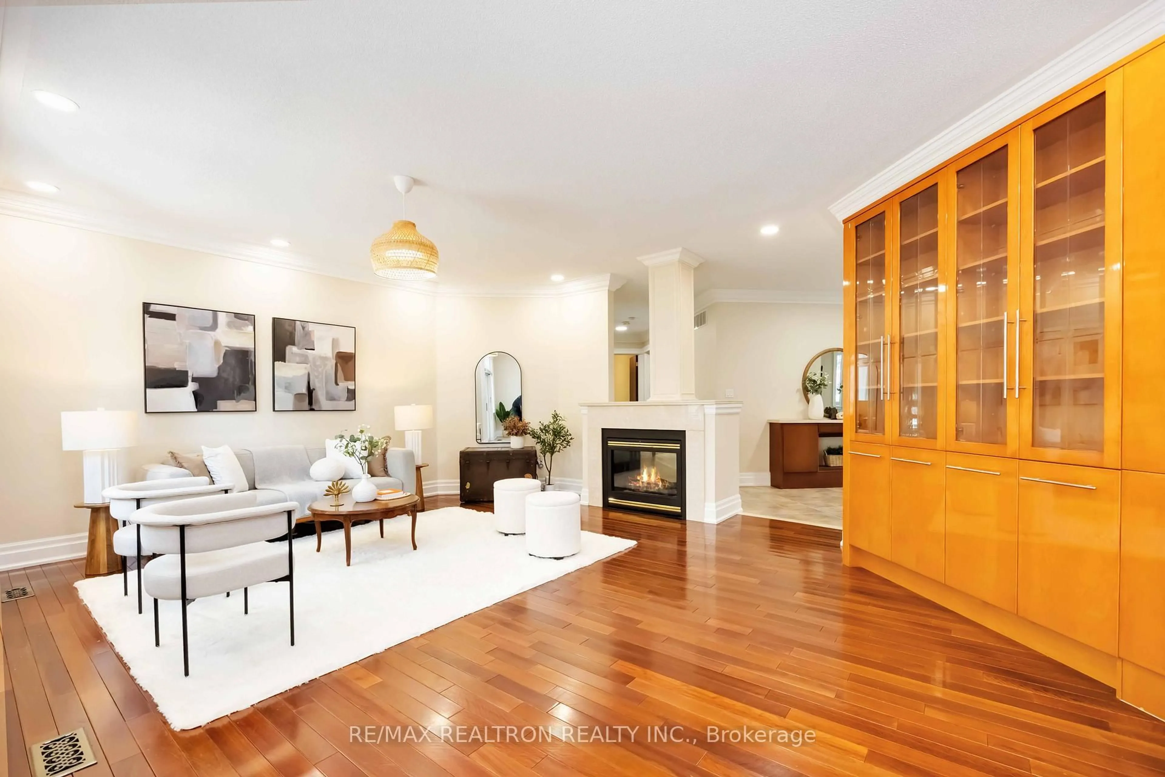 Living room with furniture, wood/laminate floor for 192 Nevada Cres, Vaughan Ontario L6A 2V4