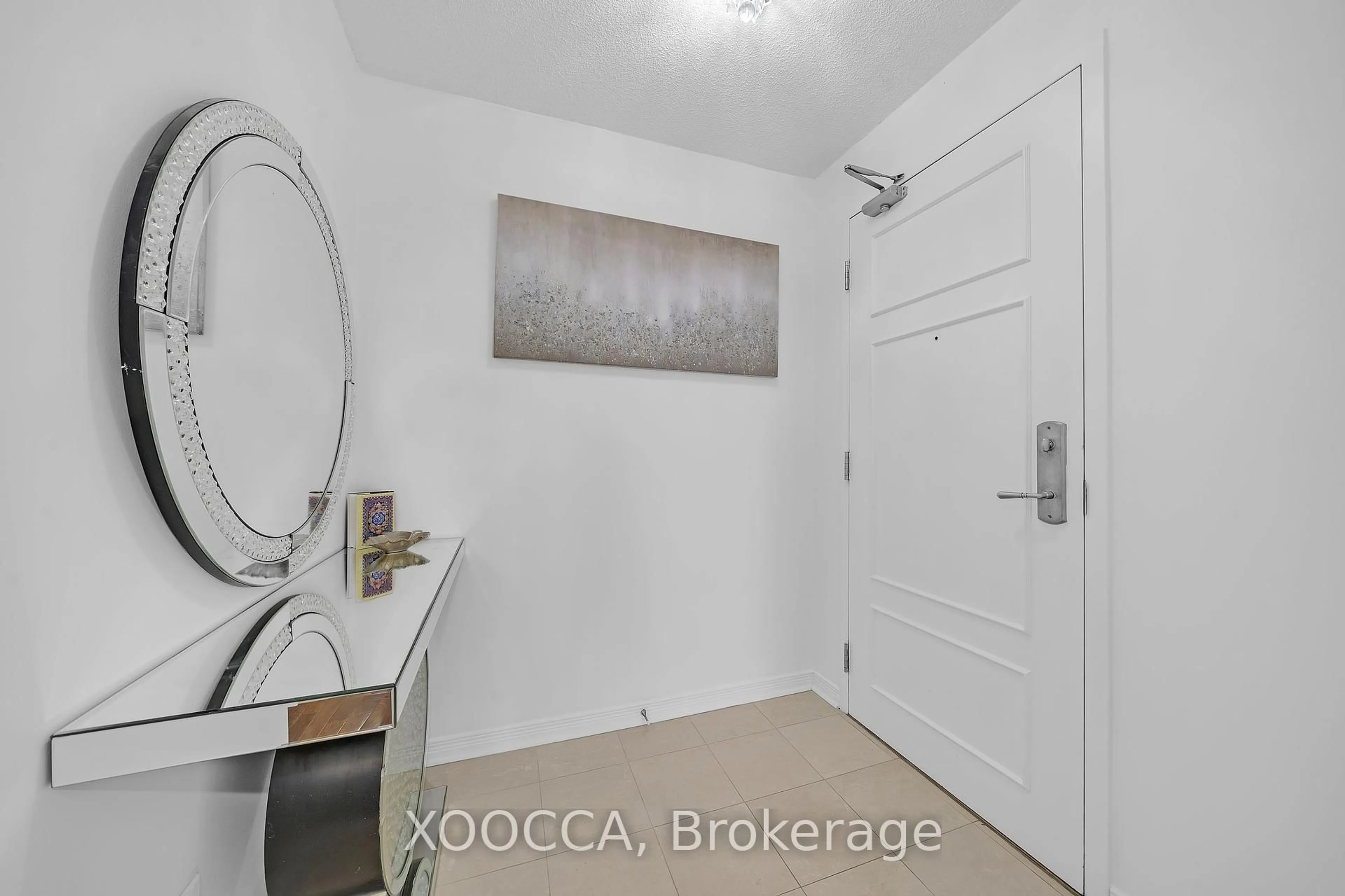 Indoor entryway for 330 Red Maple Rd #1204, Richmond Hill Ontario L4C 0T6