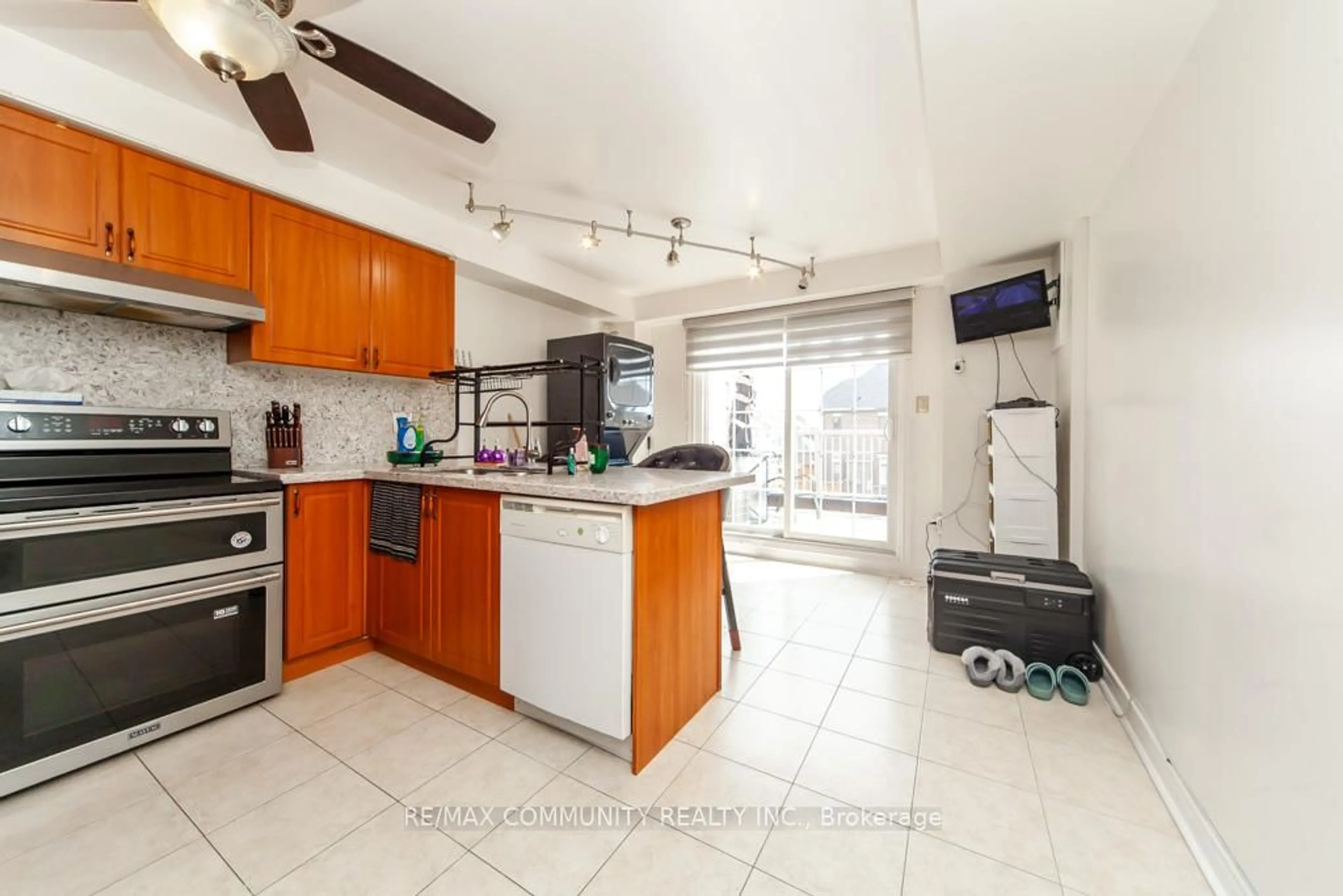 Standard kitchen, unknown for 2662 Bur Oak Ave, Markham Ontario L6B 1J1