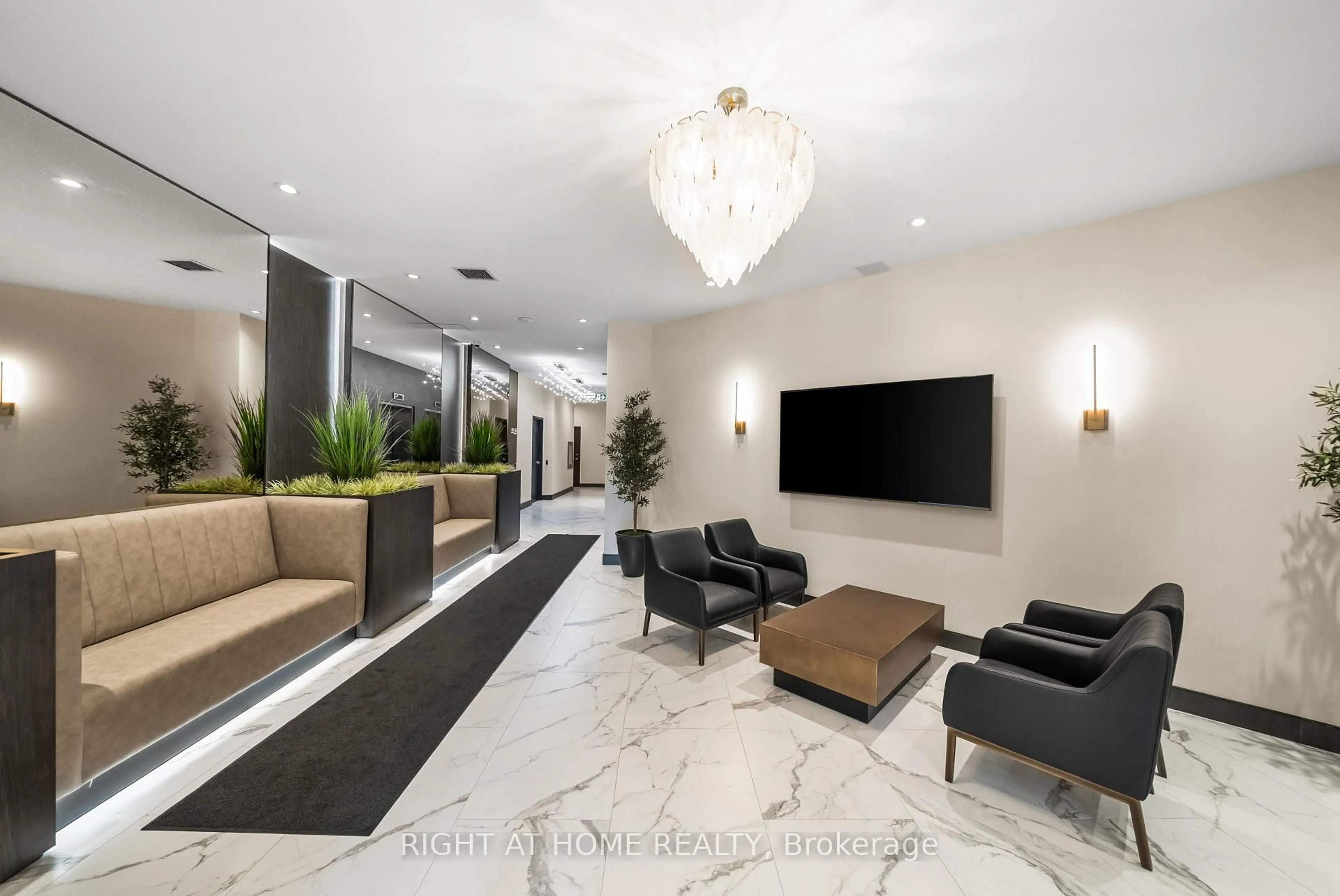 Lobby for 160 Woodbridge Ave #401, Vaughan Ontario L4L 0B8