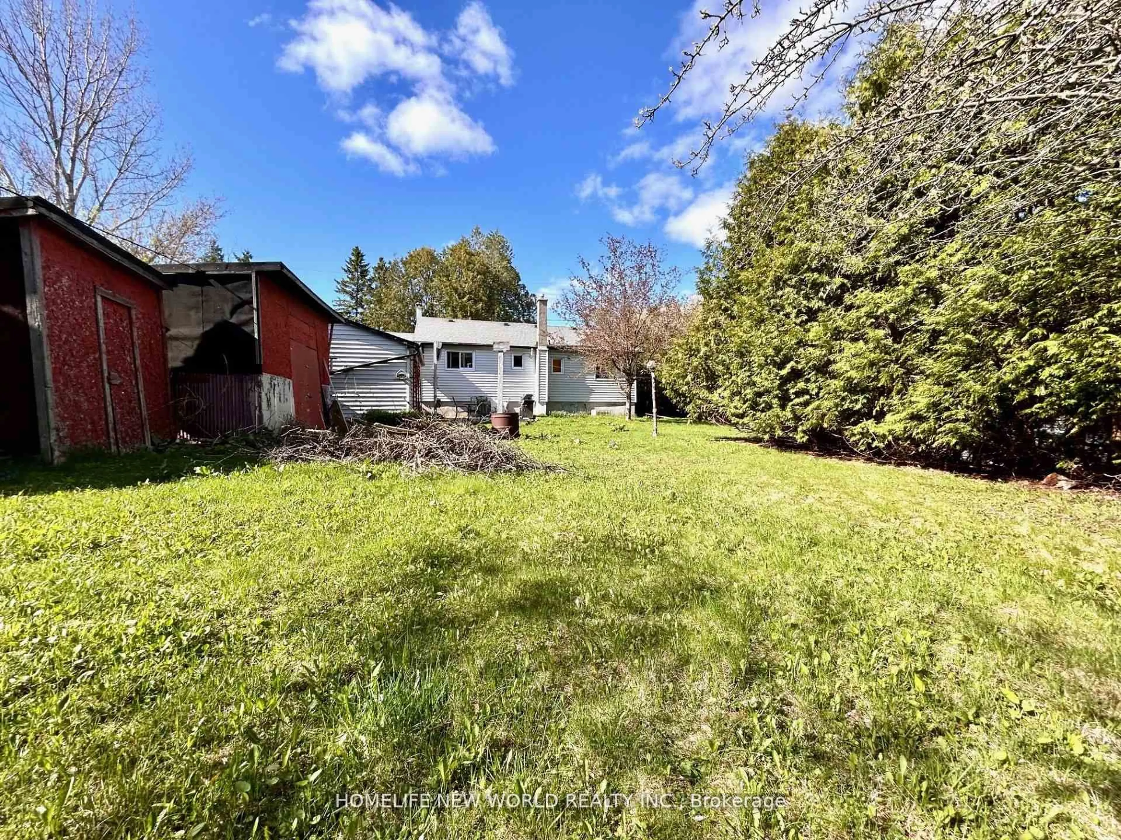 A pic from outside/outdoor area/front of a property/back of a property/a pic from drone, unknown for 39 Windsor Dr, Whitchurch-Stouffville Ontario L4A 7X3