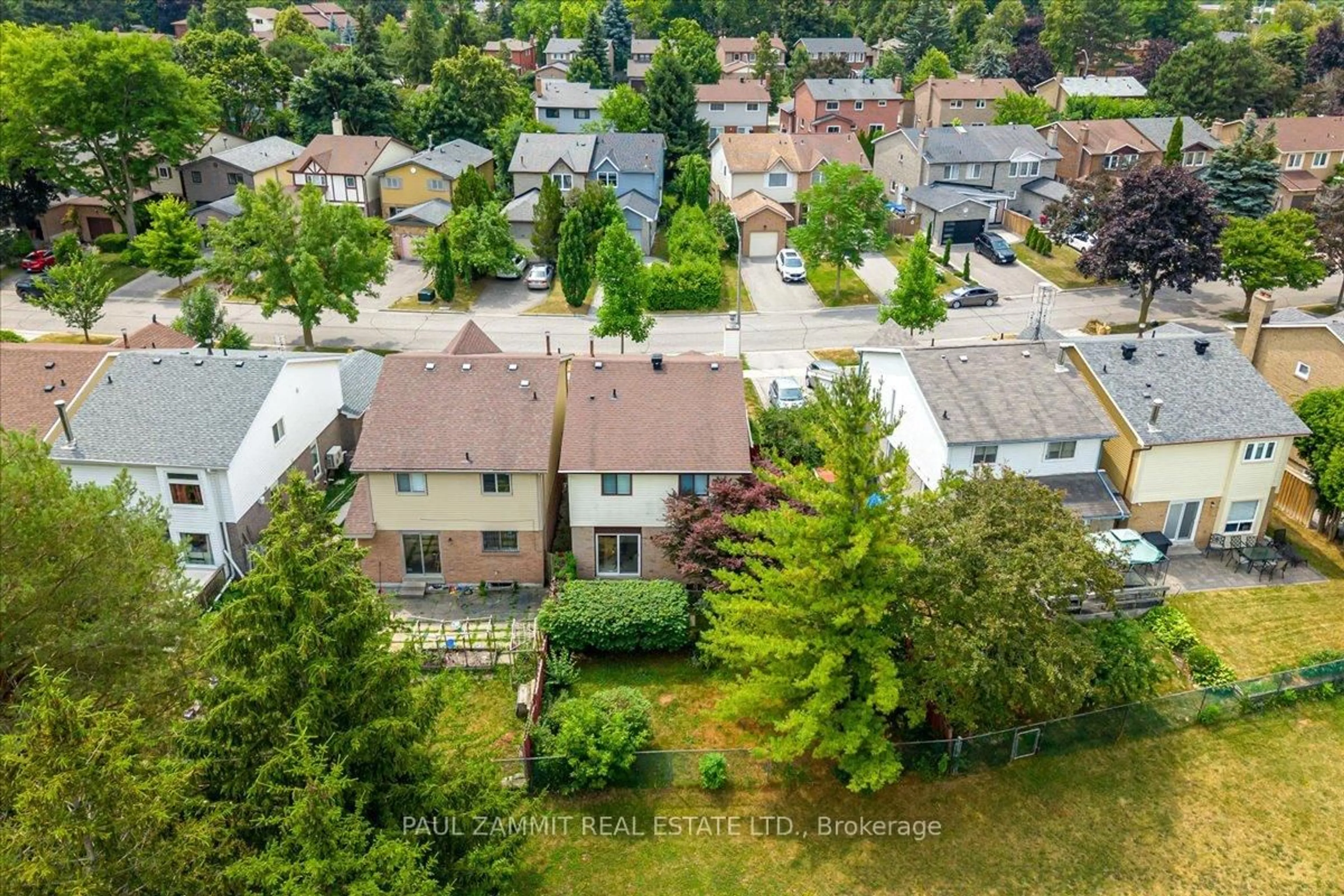 A pic from outside/outdoor area/front of a property/back of a property/a pic from drone, street for 50 Lilac Ave, Markham Ontario L3T 5K2