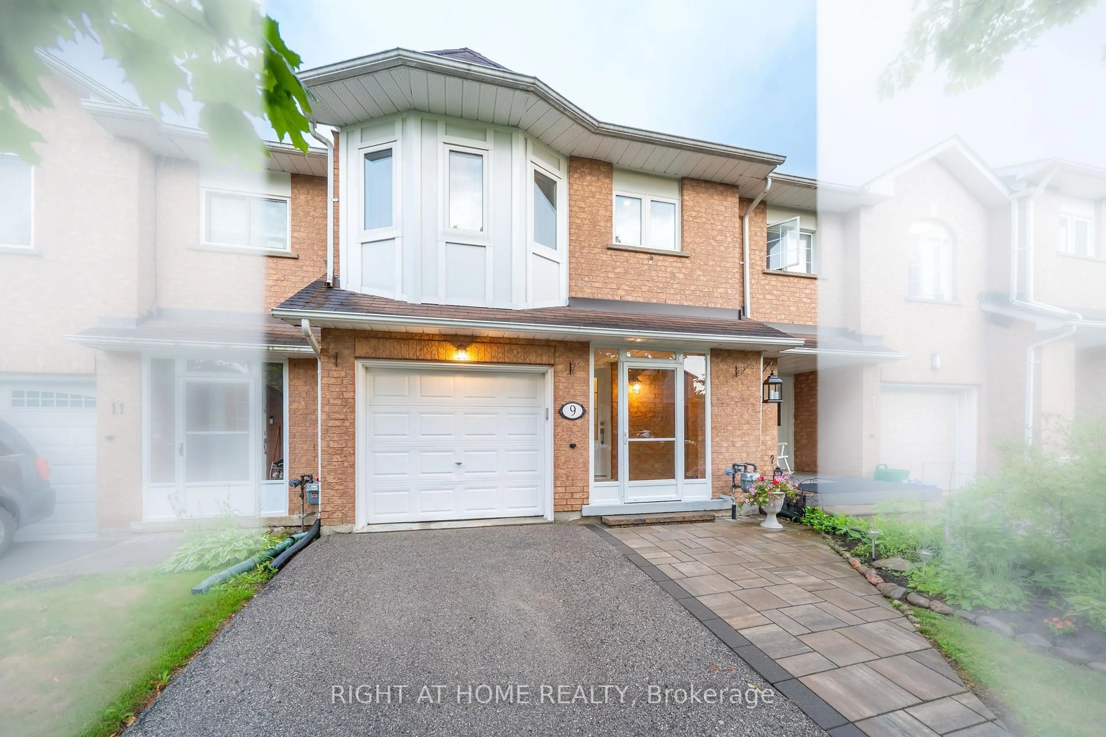 Home with brick exterior material, street for 9 Royal Cedar Crt, East Gwillimbury Ontario L9N 1R7