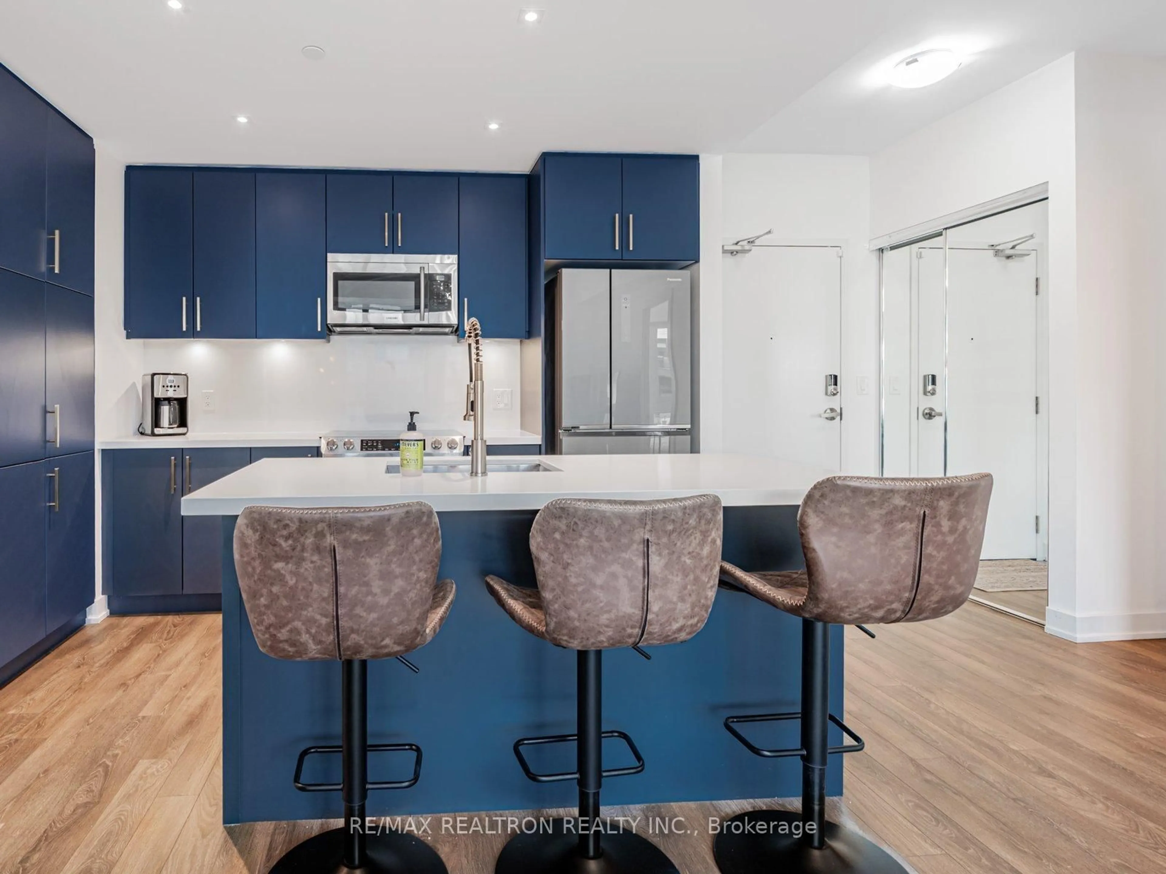 Open concept kitchen, unknown for 375 Sea Ray Ave #315, Innisfil Ontario L9S 0N9