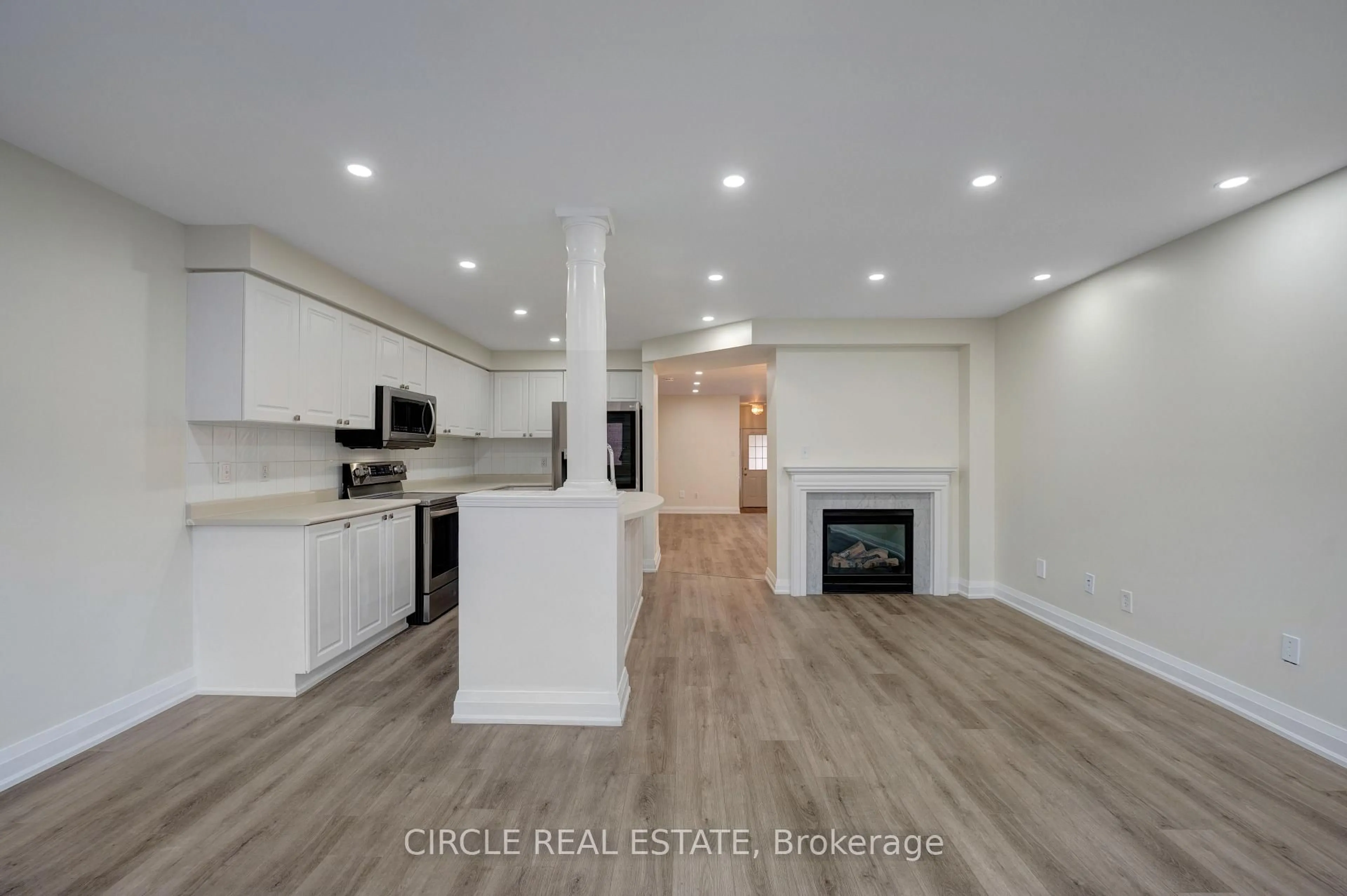 Open concept kitchen, unknown for 21 Casabel Dr, Vaughan Ontario L6A 3M5