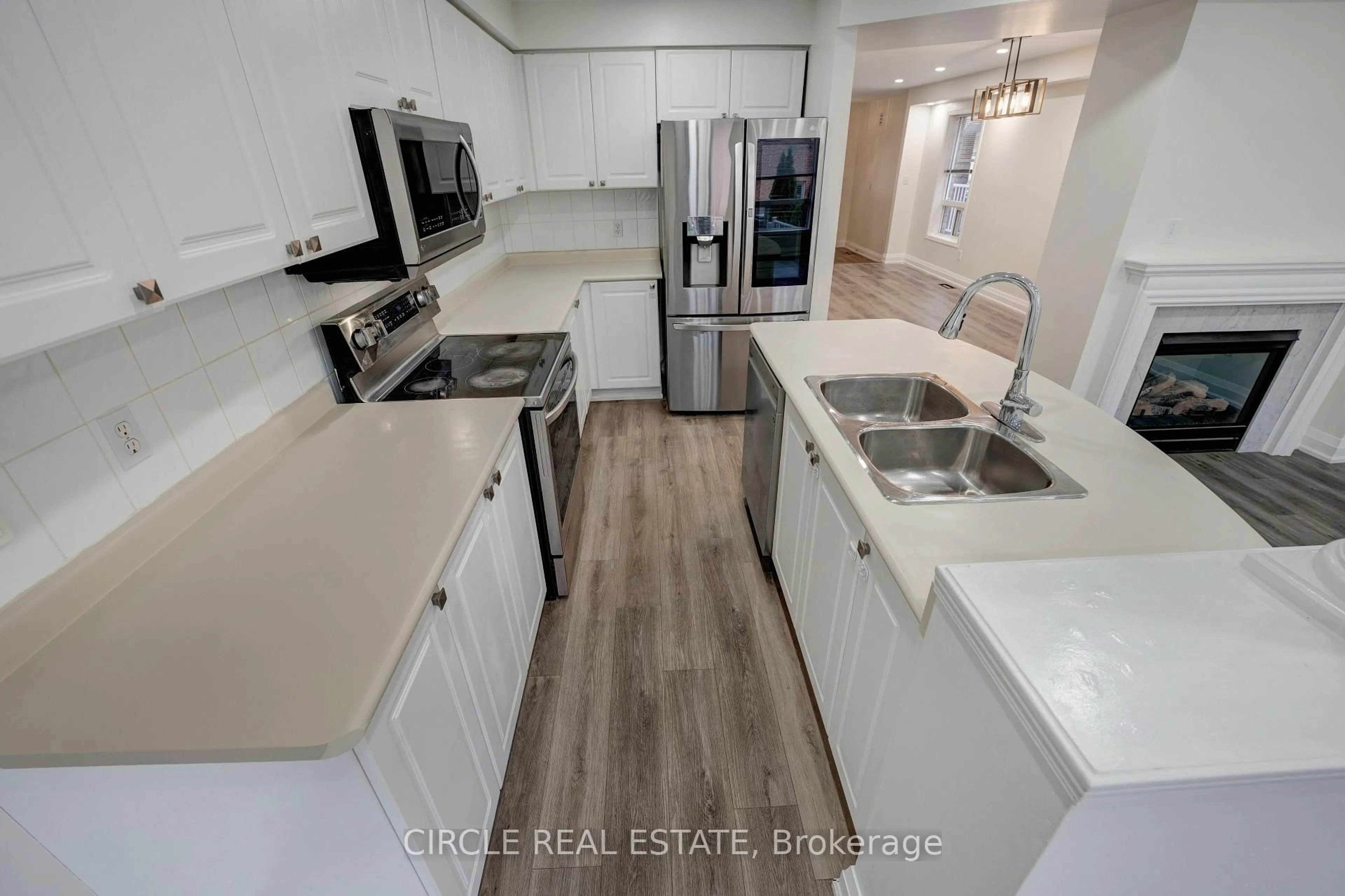 Open concept kitchen, unknown for 21 Casabel Dr, Vaughan Ontario L6A 3M5