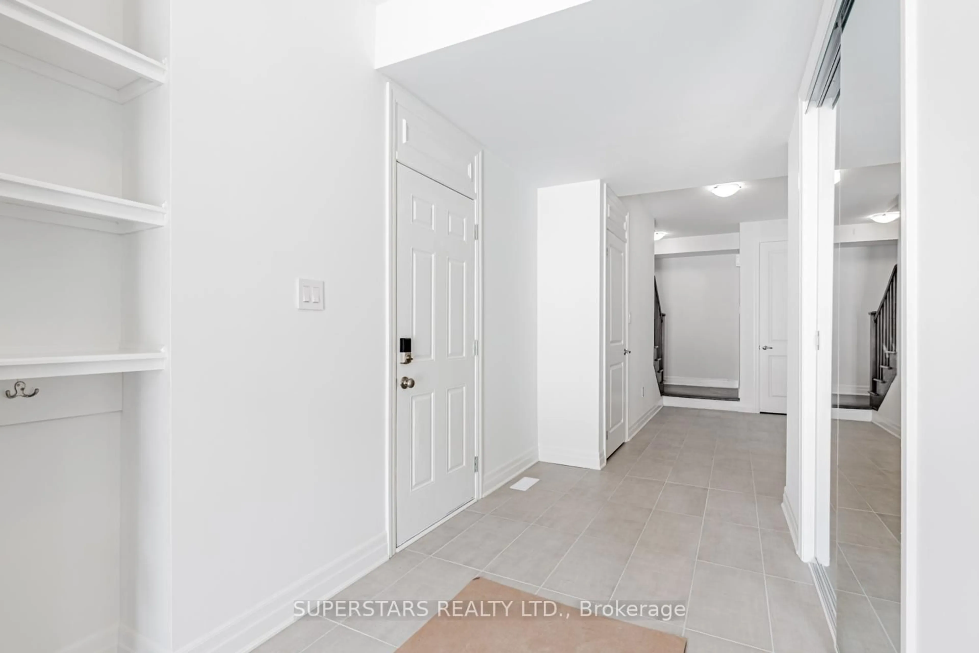 Indoor entryway for 19 Avani Ave, Markham Ontario L6C 3M4