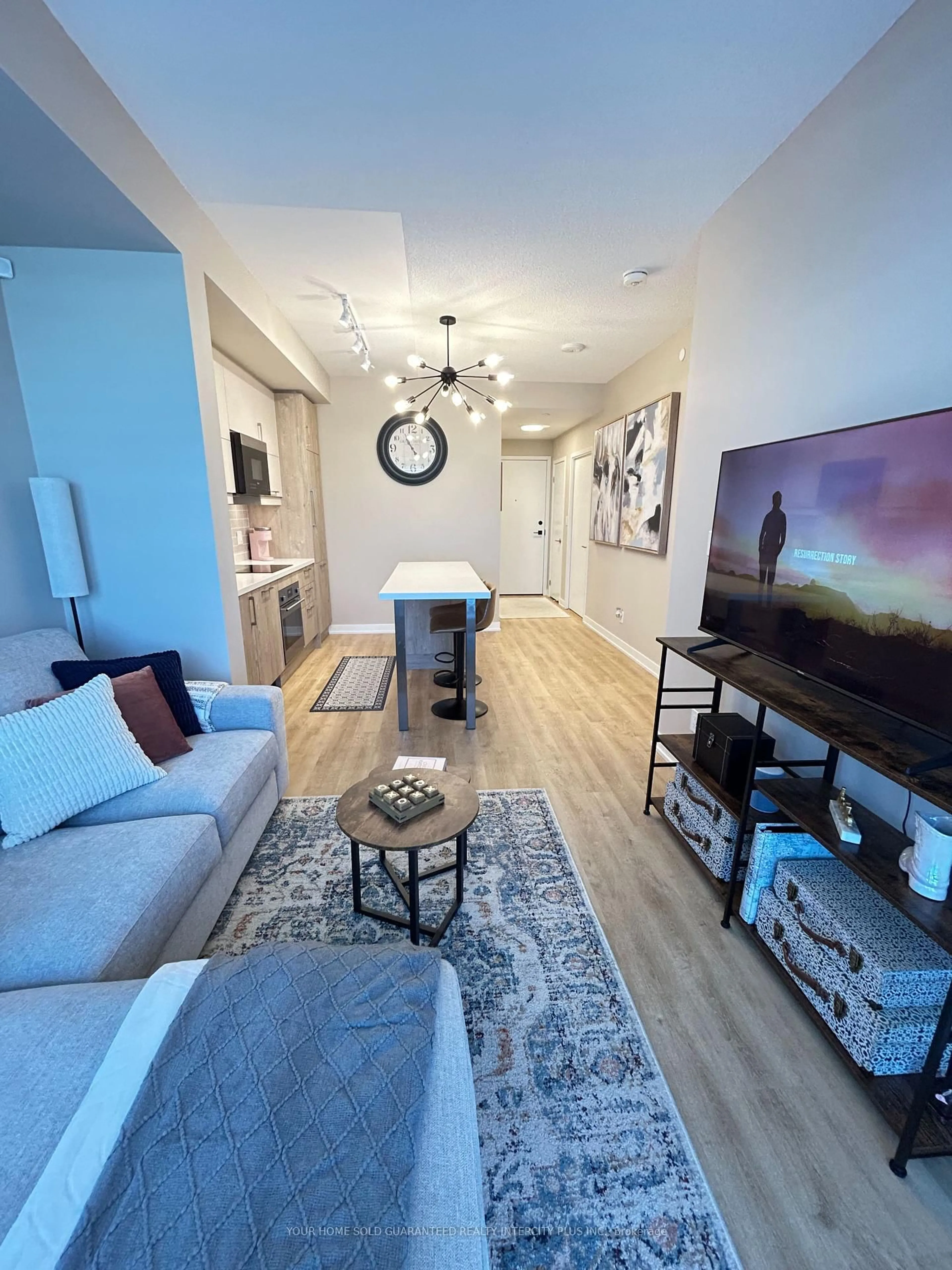 Living room with furniture, wood/laminate floor for 292 Verdale Crossing #509, Markham Ontario L6G 0H6
