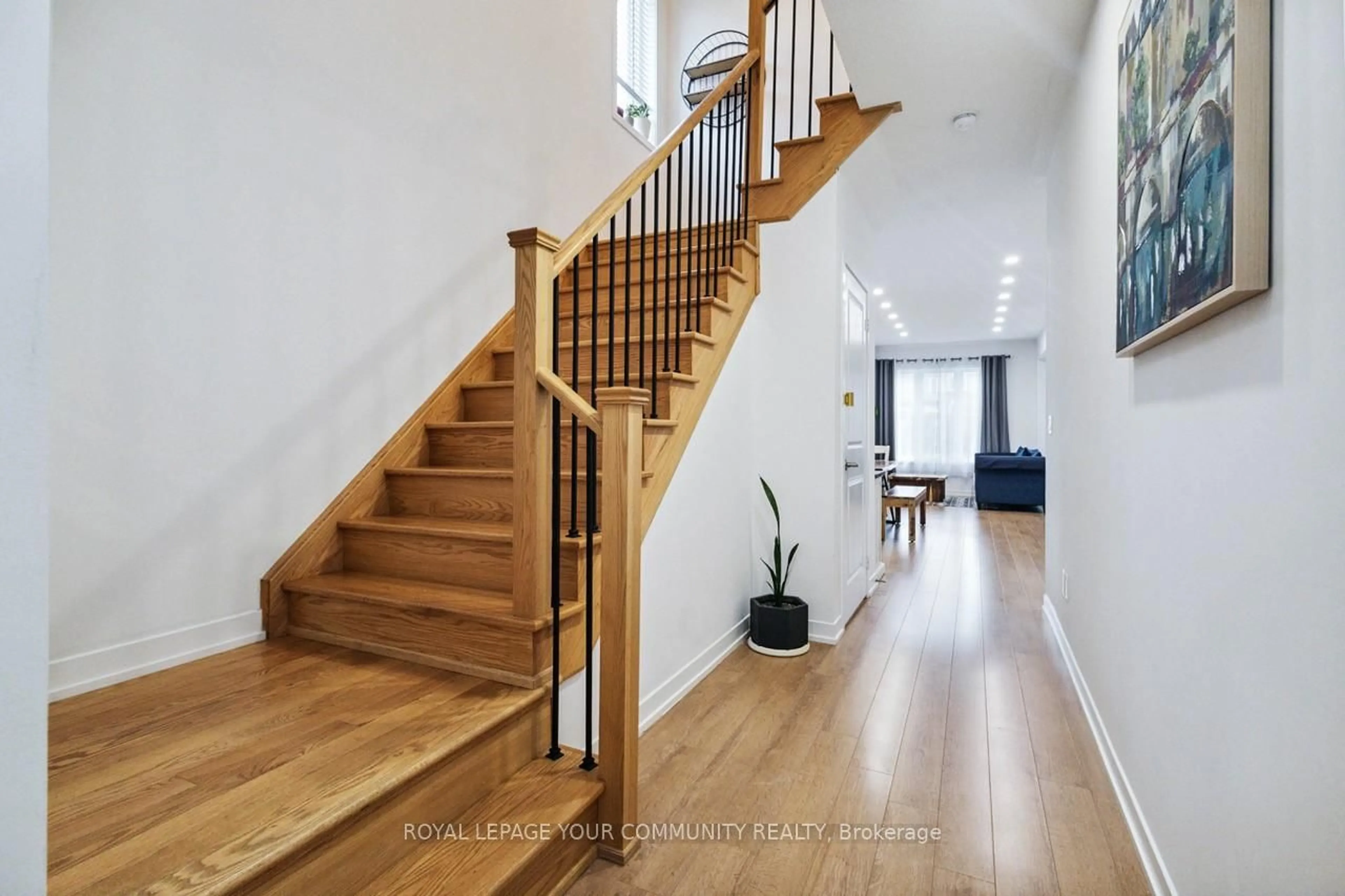 Unknown for 125 Maguire Rd, Newmarket Ontario L3X 1B8