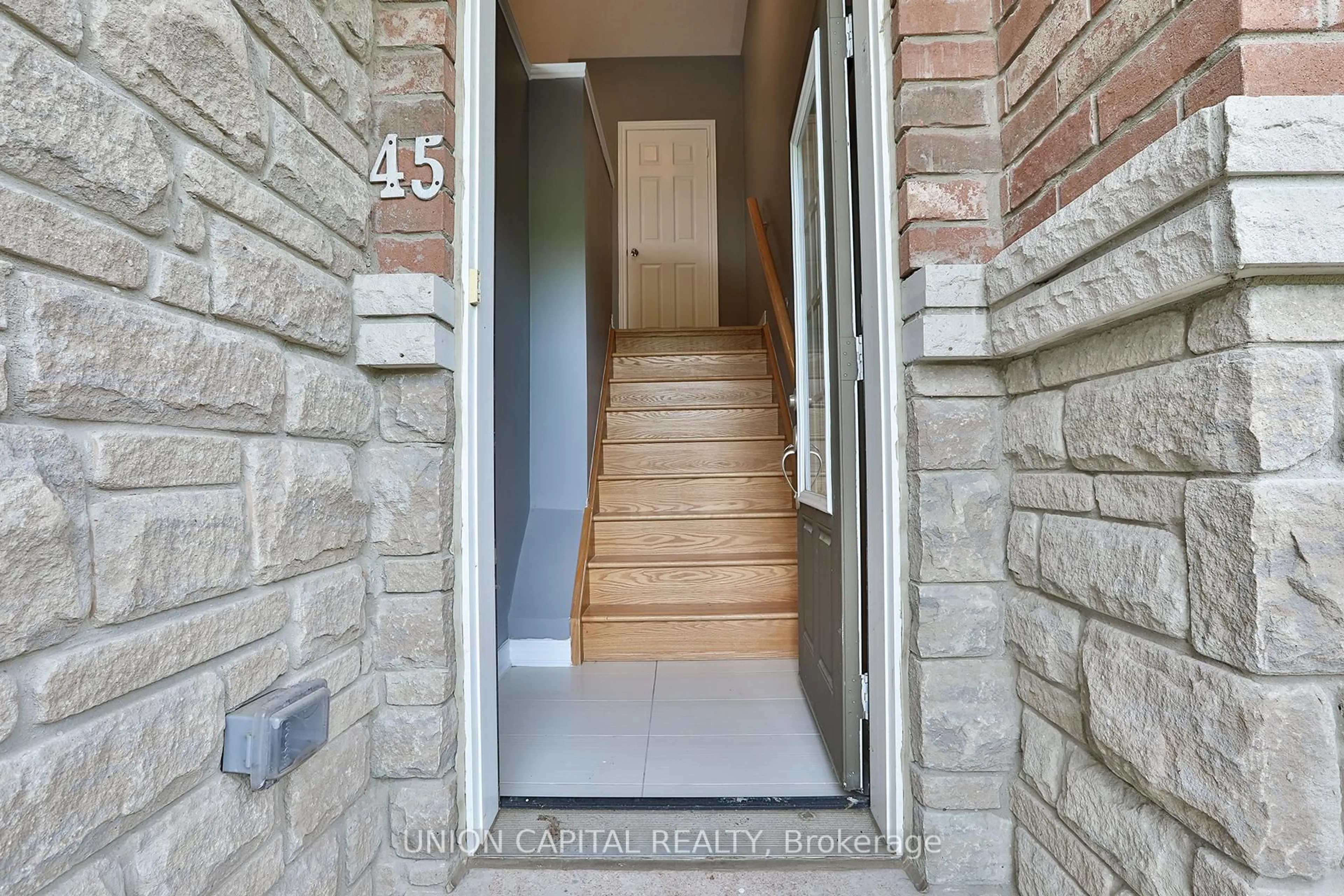 Indoor entryway for 45 Dundas Way, Markham Ontario L6E 0R7