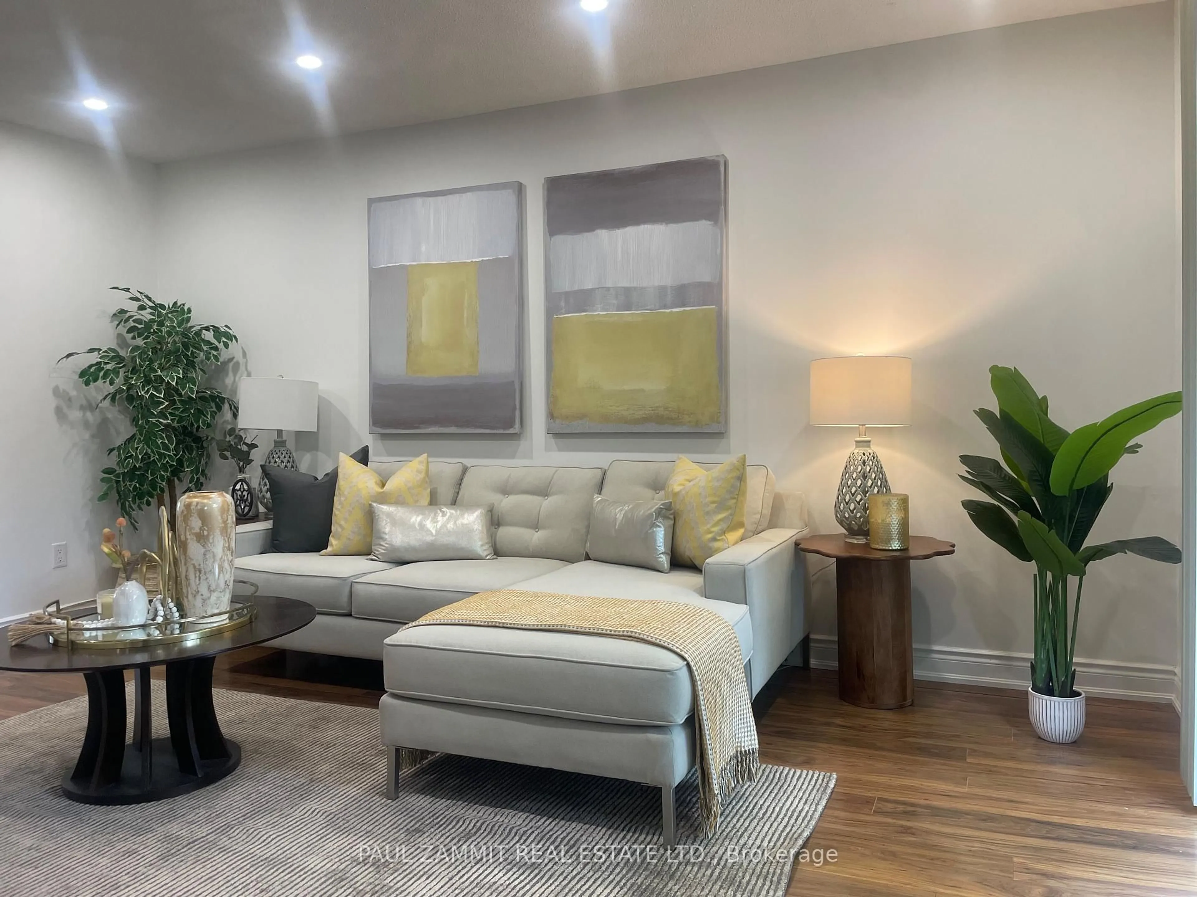 Living room with furniture, unknown for 19 Harris Way, Markham Ontario L3T 5A6