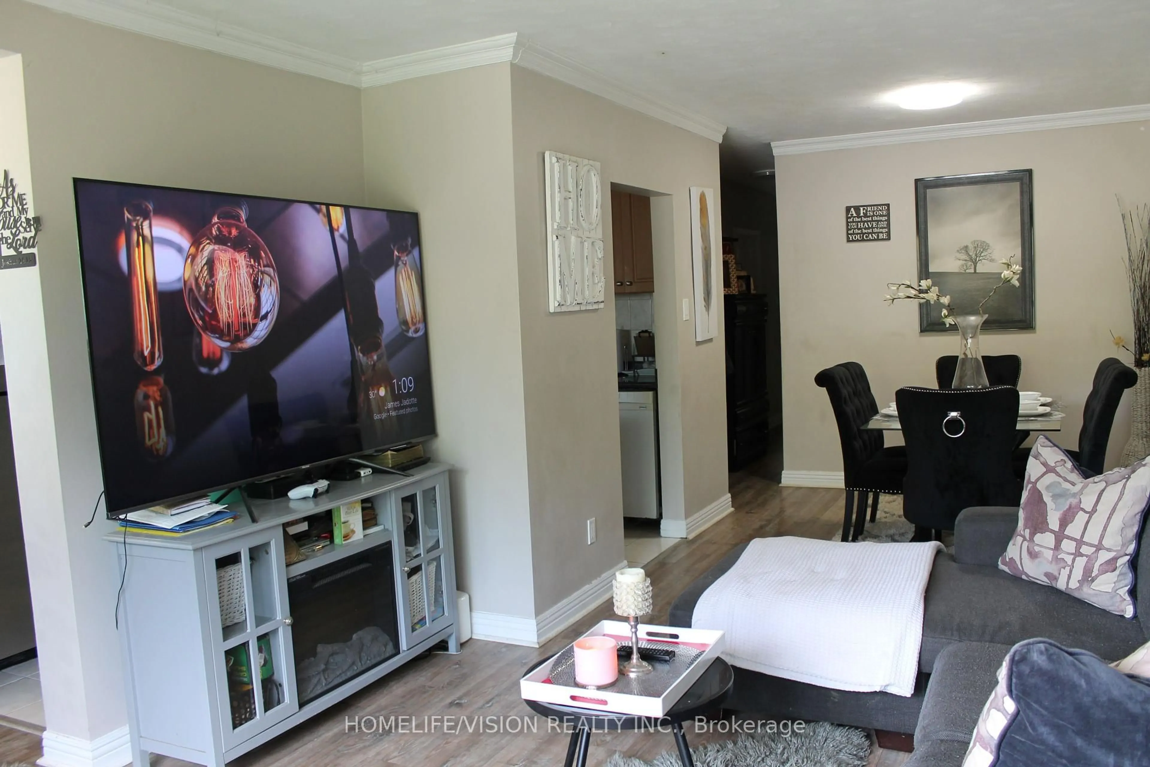 Living room with furniture, unknown for 146 Sheldon Ave, Newmarket Ontario L3Y 2V7