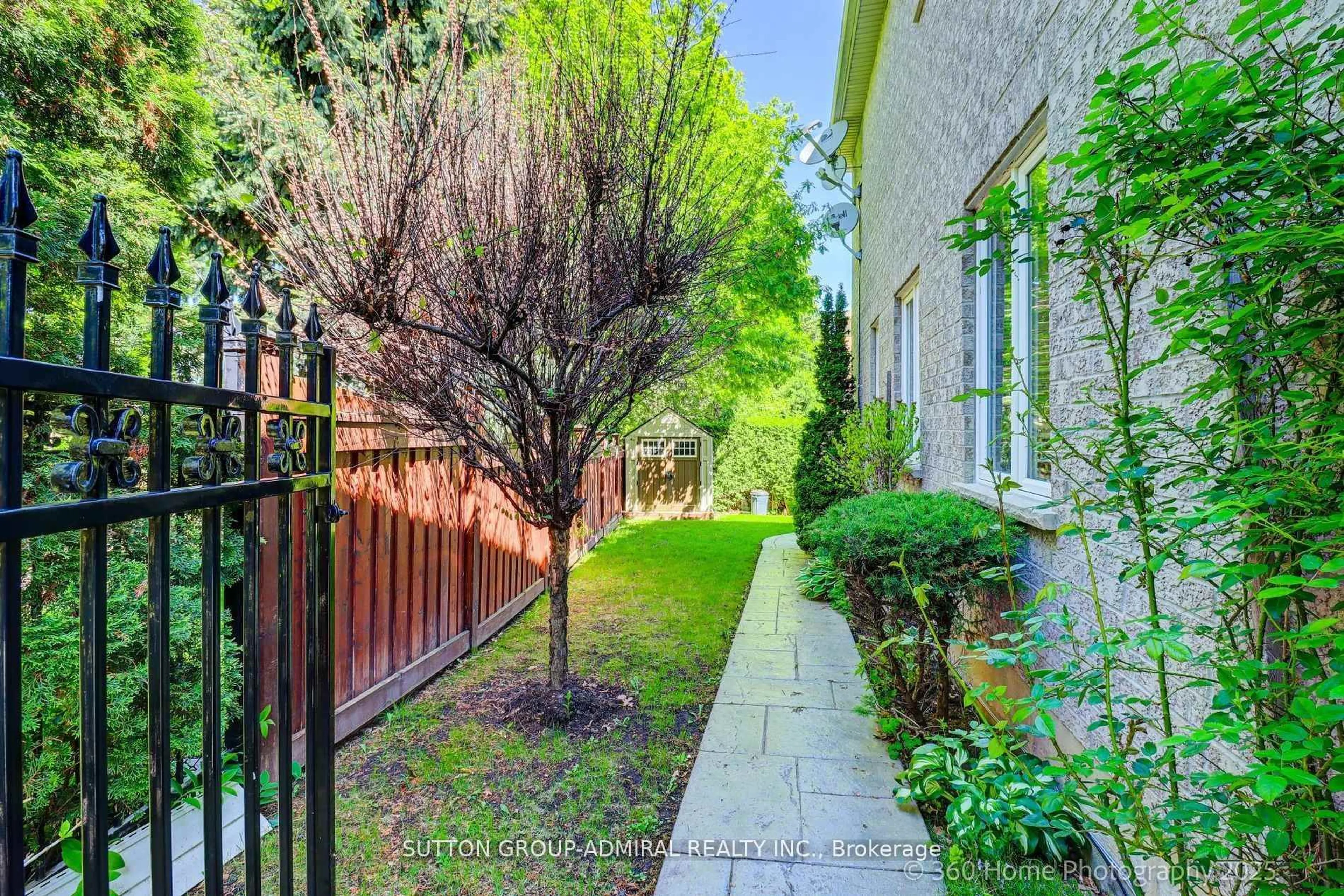 Patio, street for 22 Karta Crt, Vaughan Ontario L4L 9N3