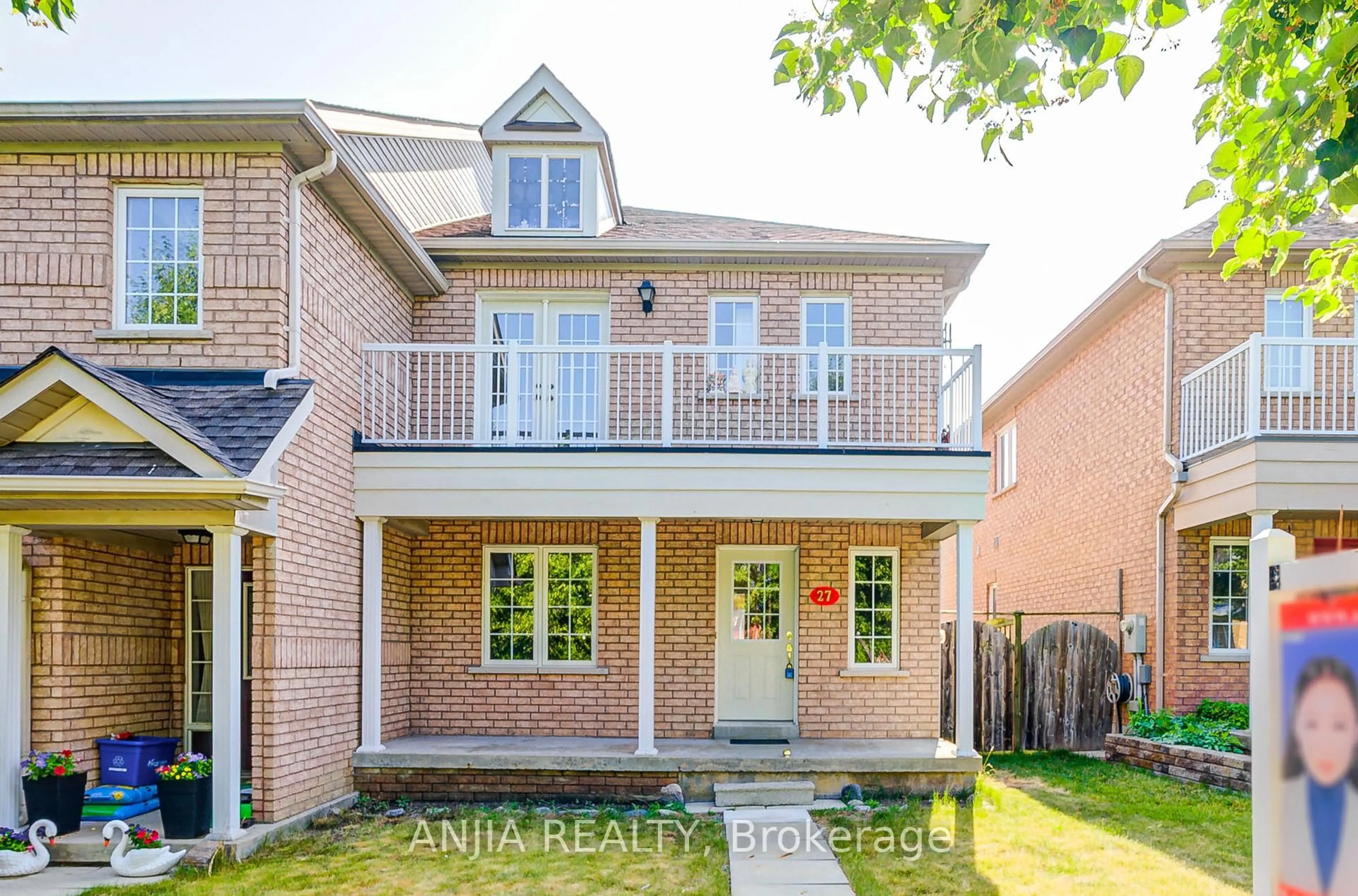 Home with brick exterior material, street for 27 Piera Gdns, Markham Ontario L3R 5G8