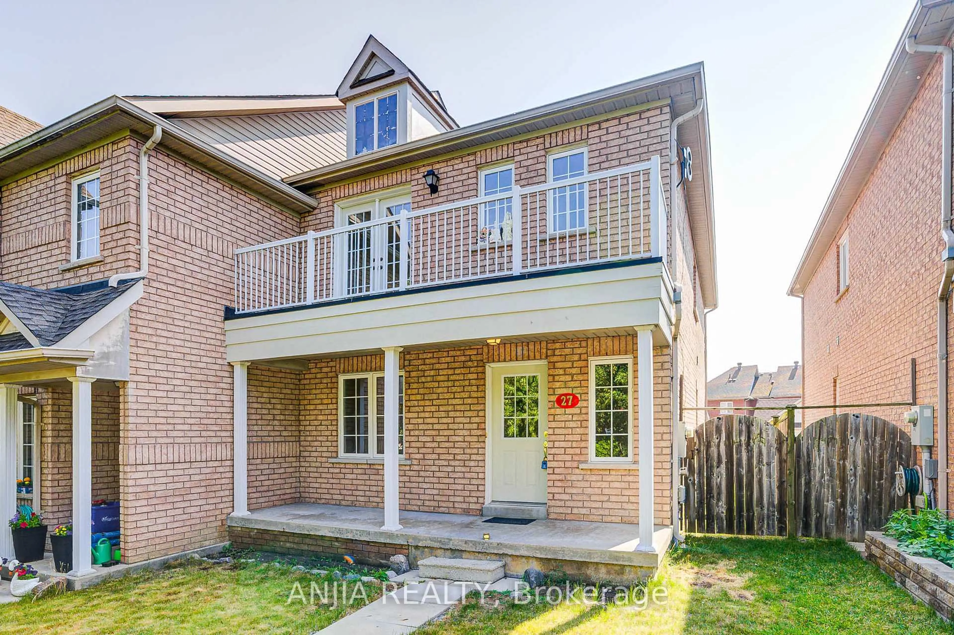 Home with brick exterior material, street for 27 Piera Gdns, Markham Ontario L3R 5G8