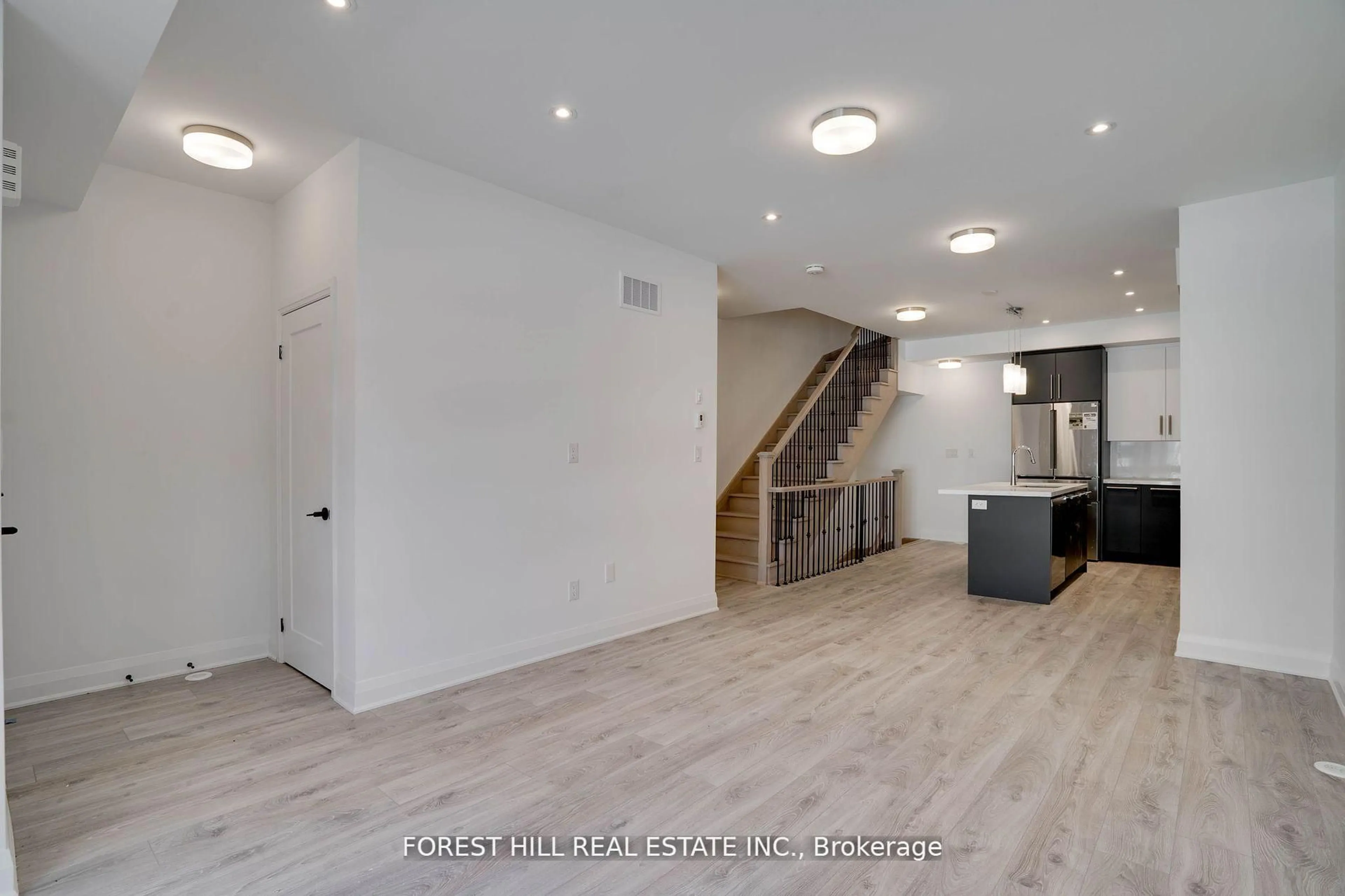 A pic of a room for 16 Chesley St, Vaughan Ontario L4J 0M1