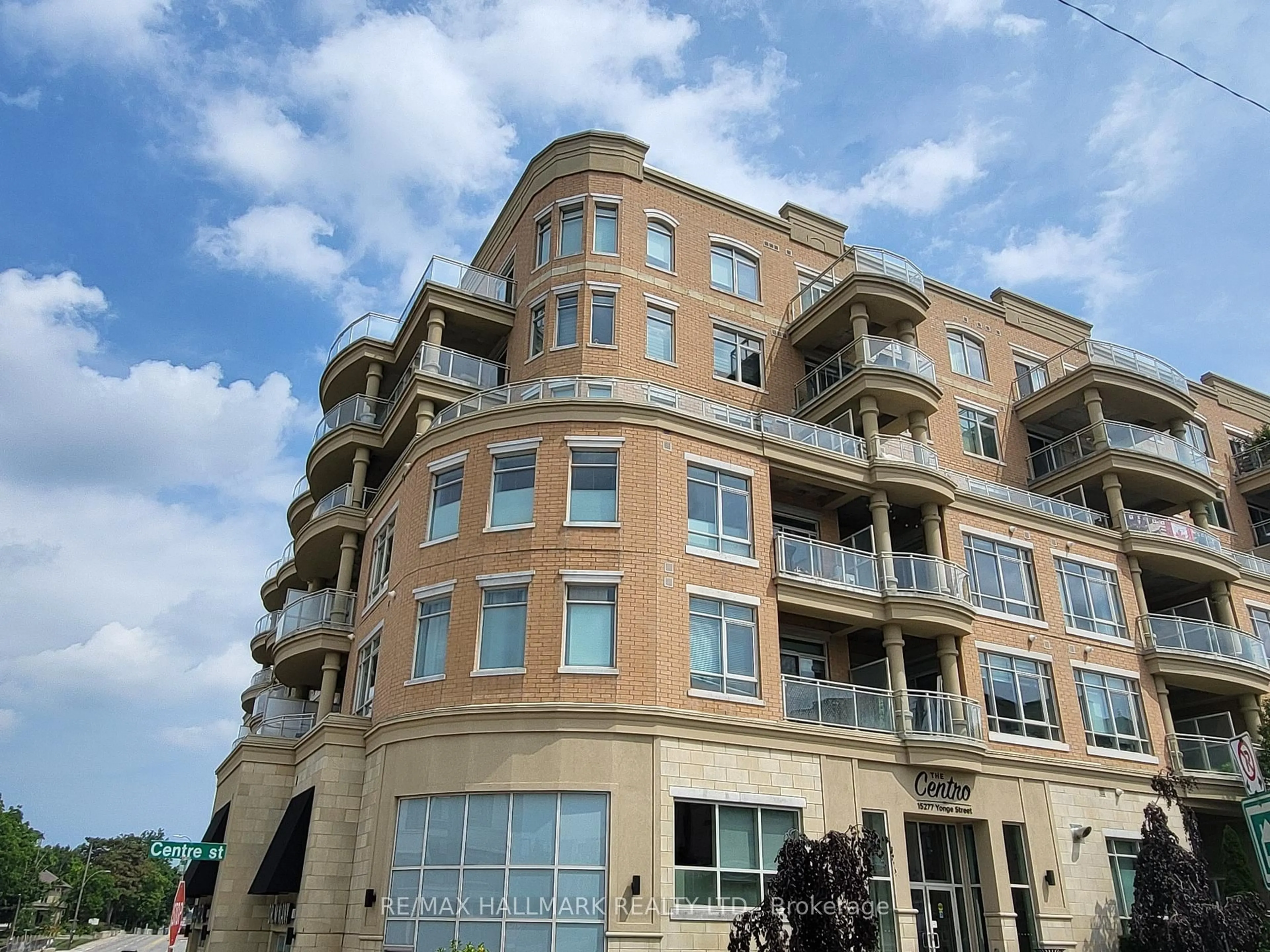 Unknown for 15277 Yonge St #607, Aurora Ontario L4G 1Y3