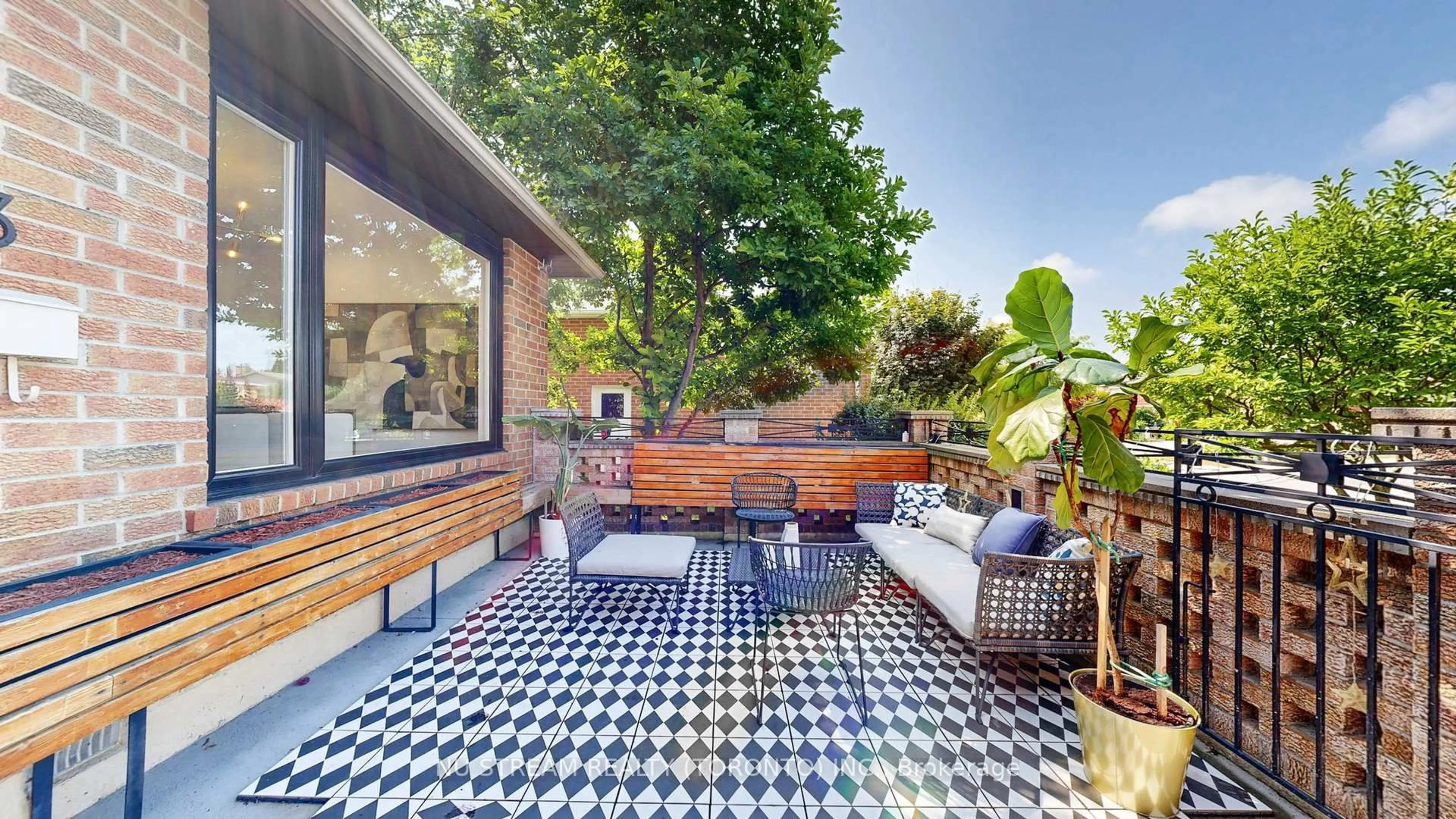 Patio, street for 43 Brandy Cres, Vaughan Ontario L4L 3C5