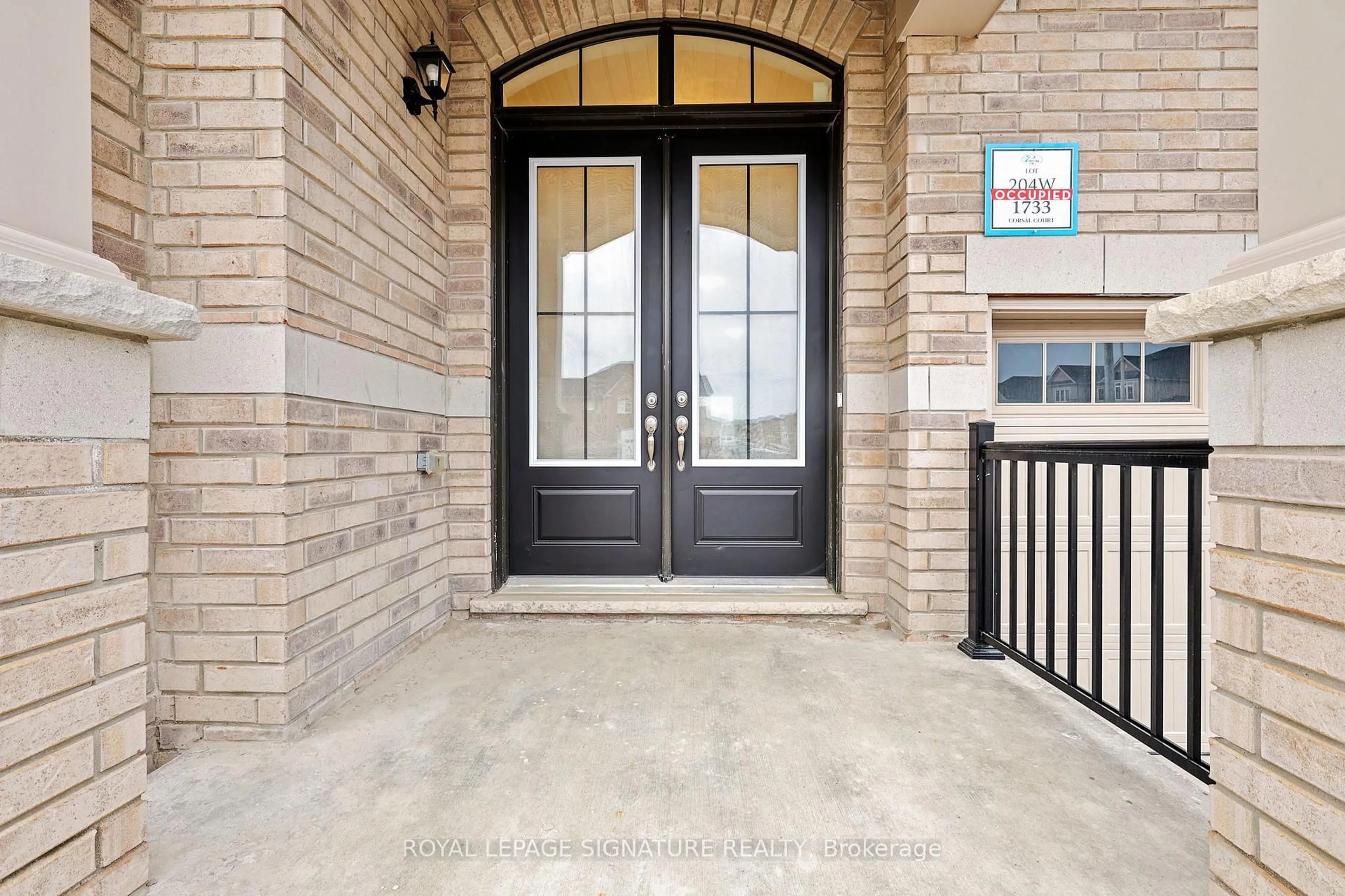 Indoor entryway for 1733 Corsal Crt, Innisfil Ontario L9S 0P9