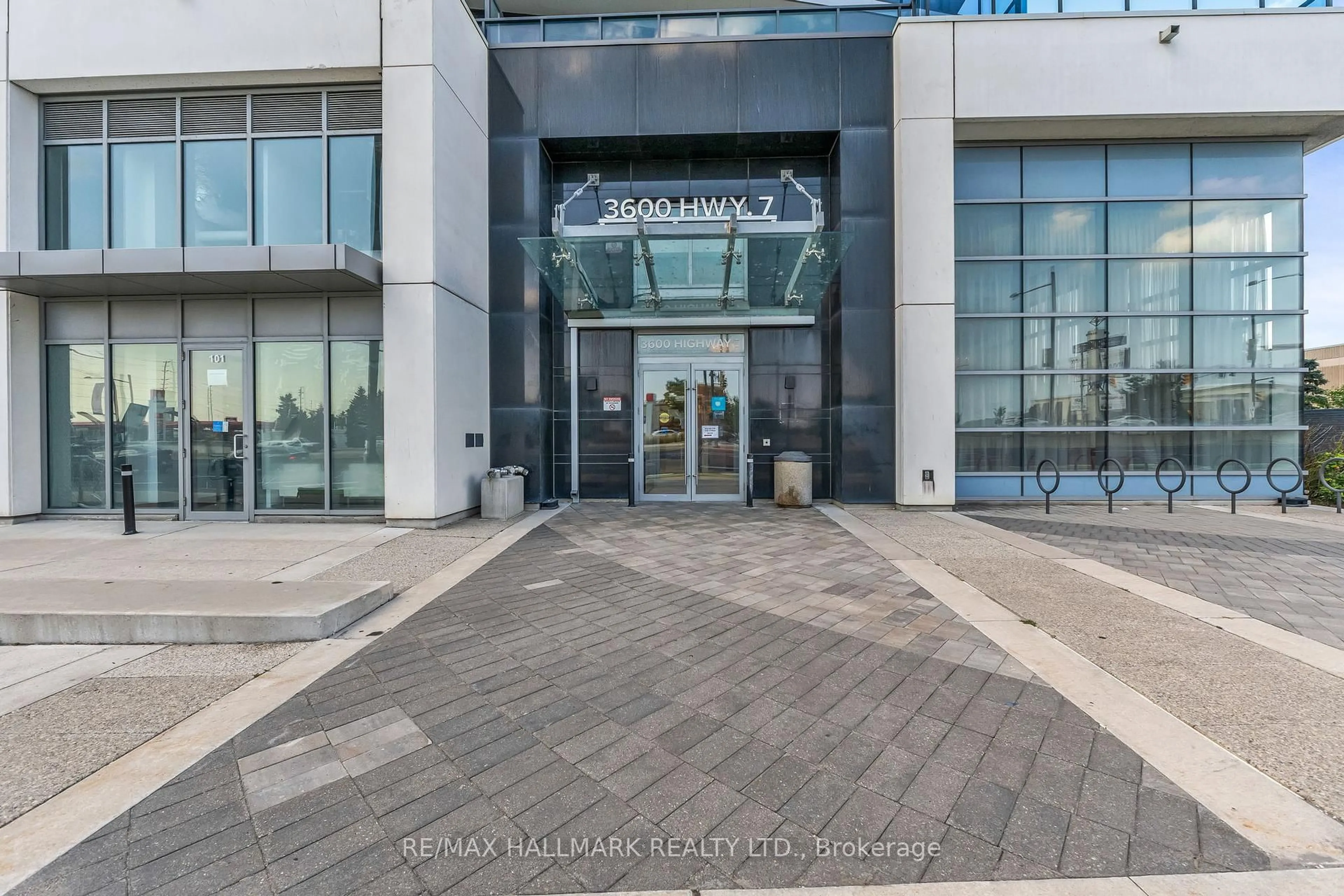 Indoor foyer for 3600 Highway 7 #327, Vaughan Ontario L4L 0G9