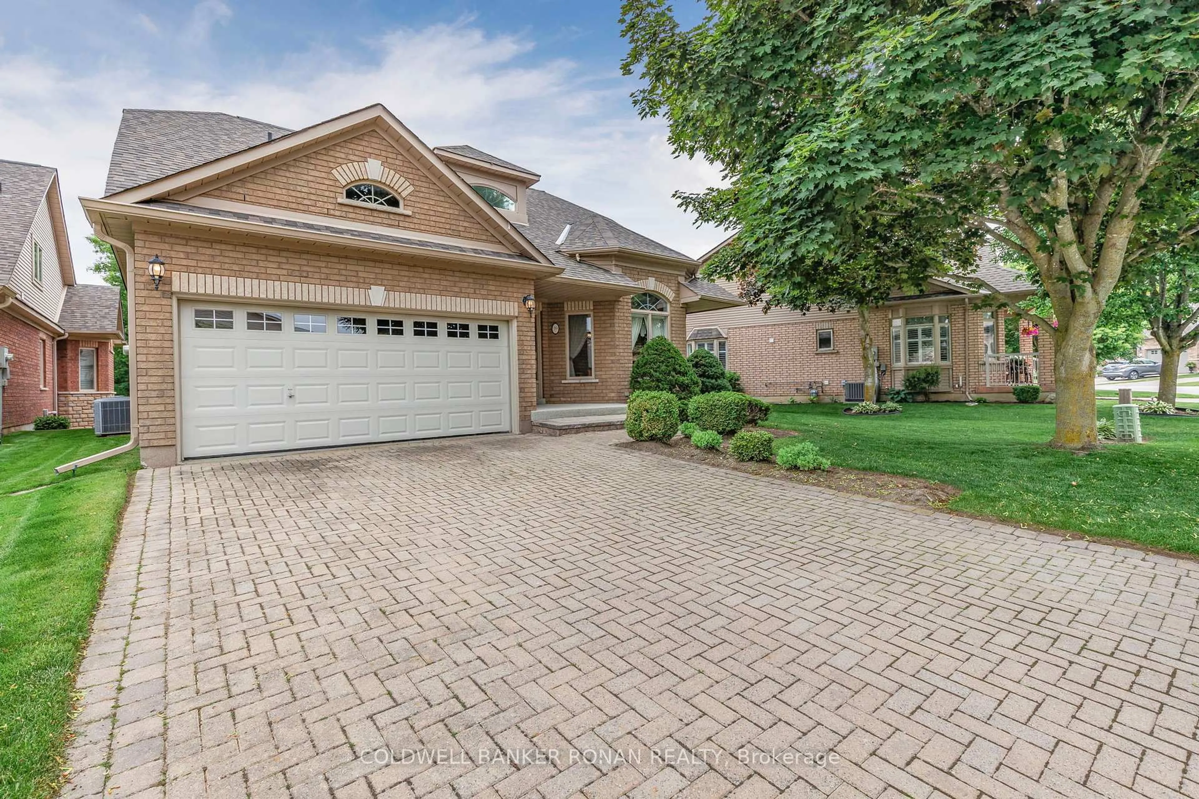 Home with brick exterior material, street for 39 Bella Vista Tr, New Tecumseth Ontario L9R 2B3