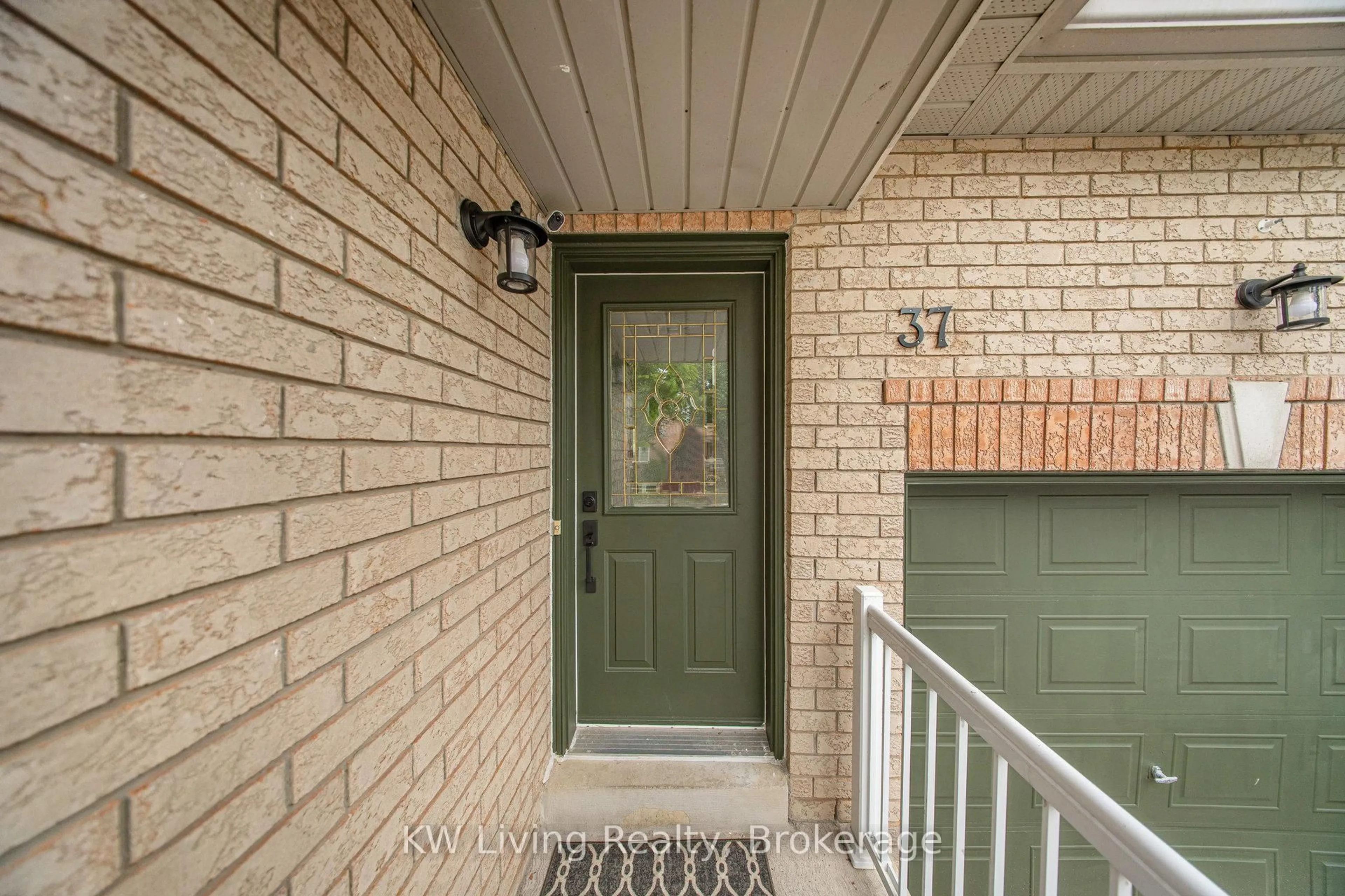 Indoor entryway for 37 Bluewater Tr, Vaughan Ontario L6A 3G6