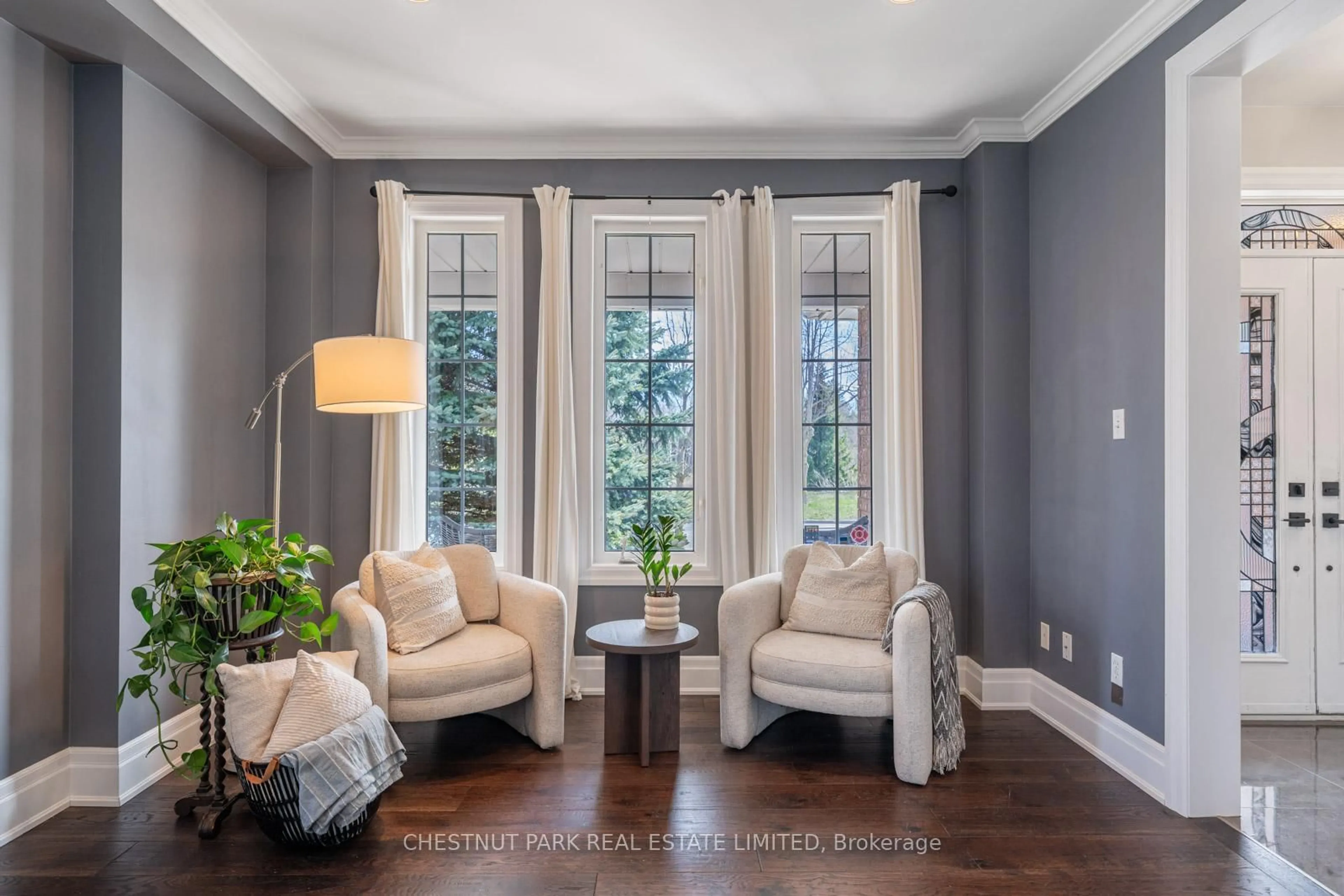 Living room with furniture, unknown for 122 Herrema Blvd, Uxbridge Ontario L9P 1B1