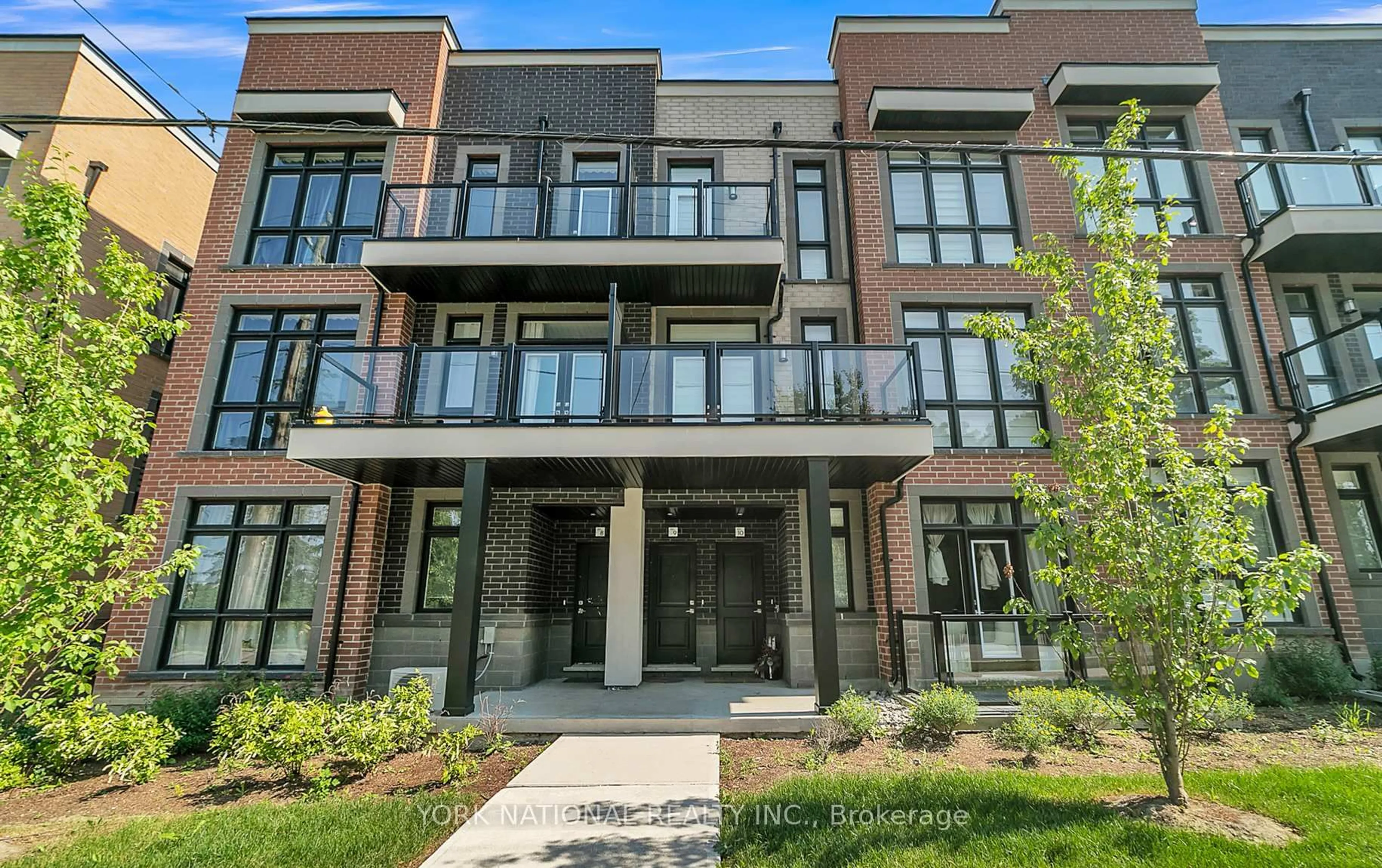 Unknown for 3 Bond Cres #10, Richmond Hill Ontario L4E 1J4