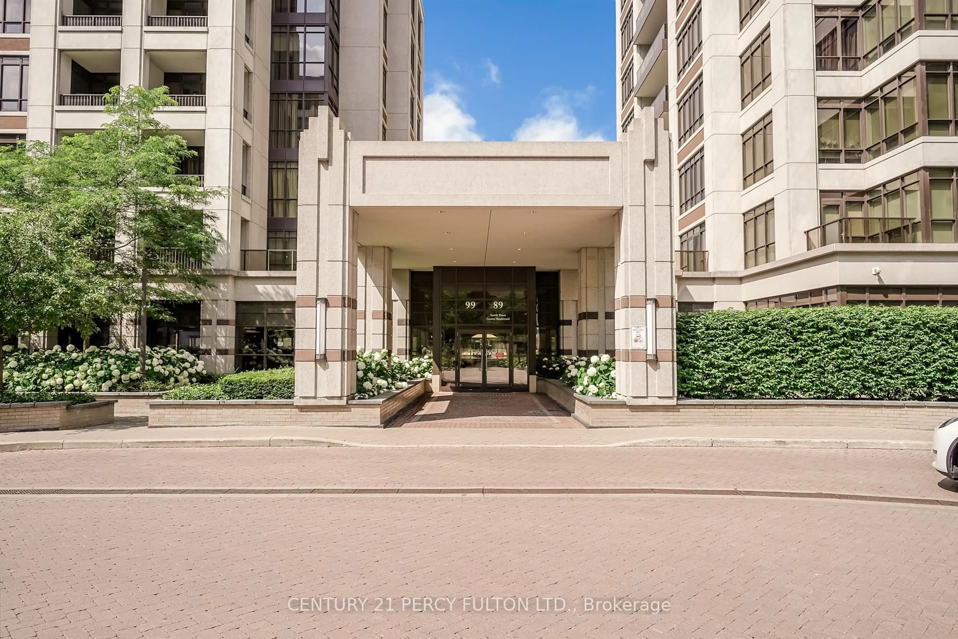 Indoor foyer for 89 South Town Centre Blvd #315, Markham Ontario L6G 0E8