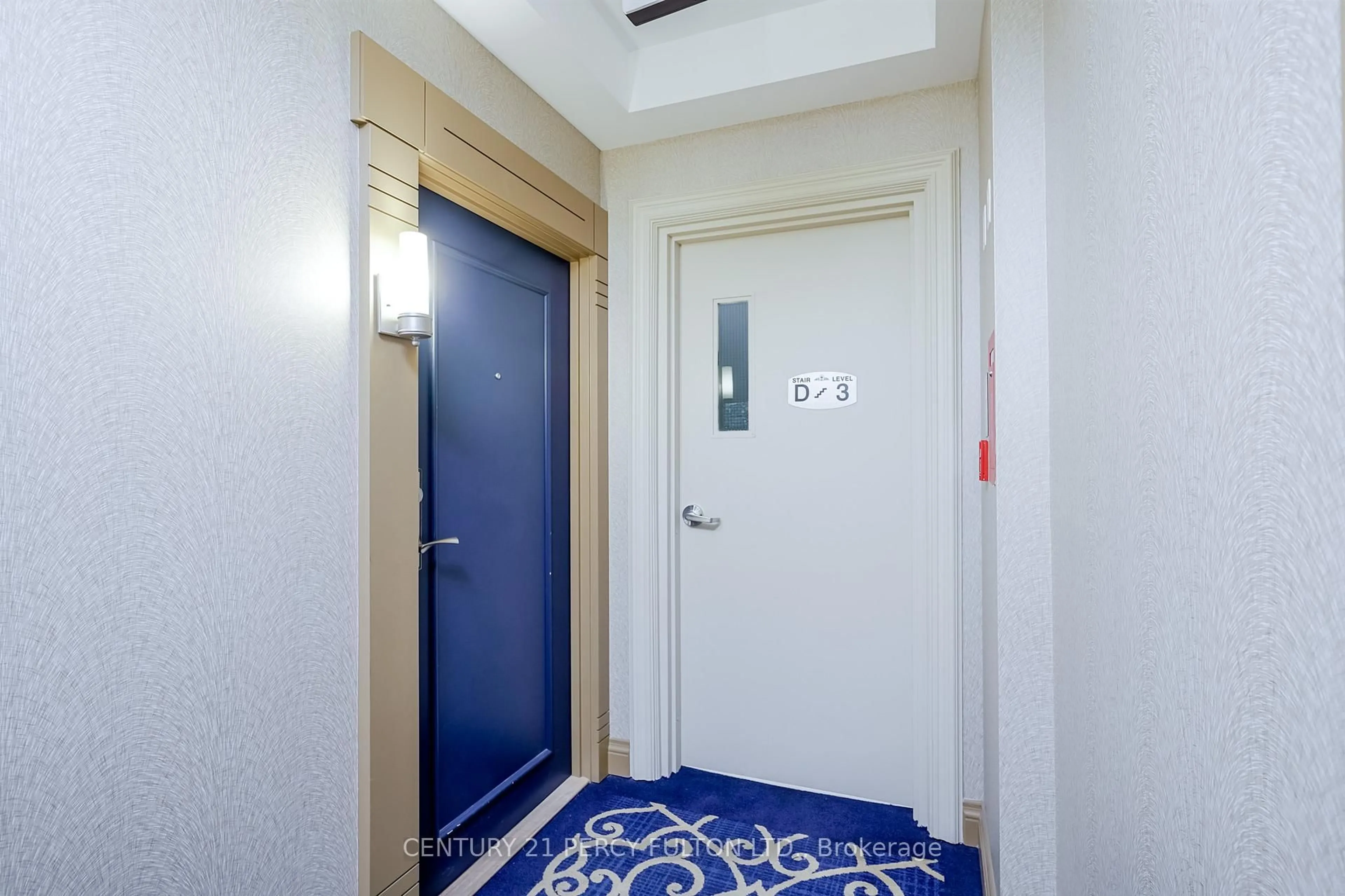 Indoor foyer for 89 South Town Centre Blvd #315, Markham Ontario L6G 0E8