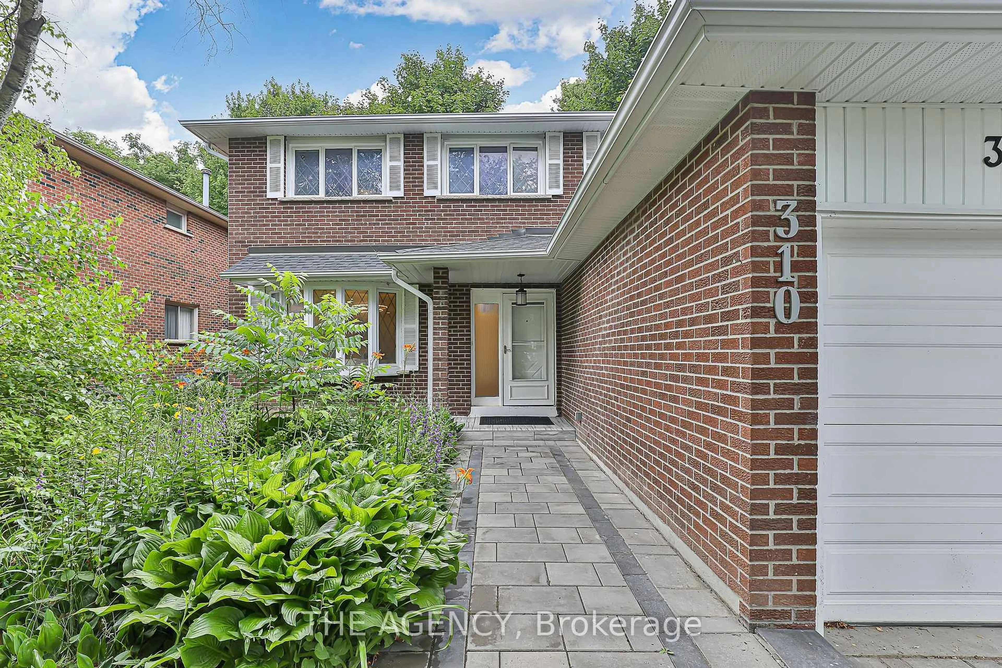 Home with brick exterior material, street for 310 Primrose Lane, Newmarket Ontario L3Y 5Y9