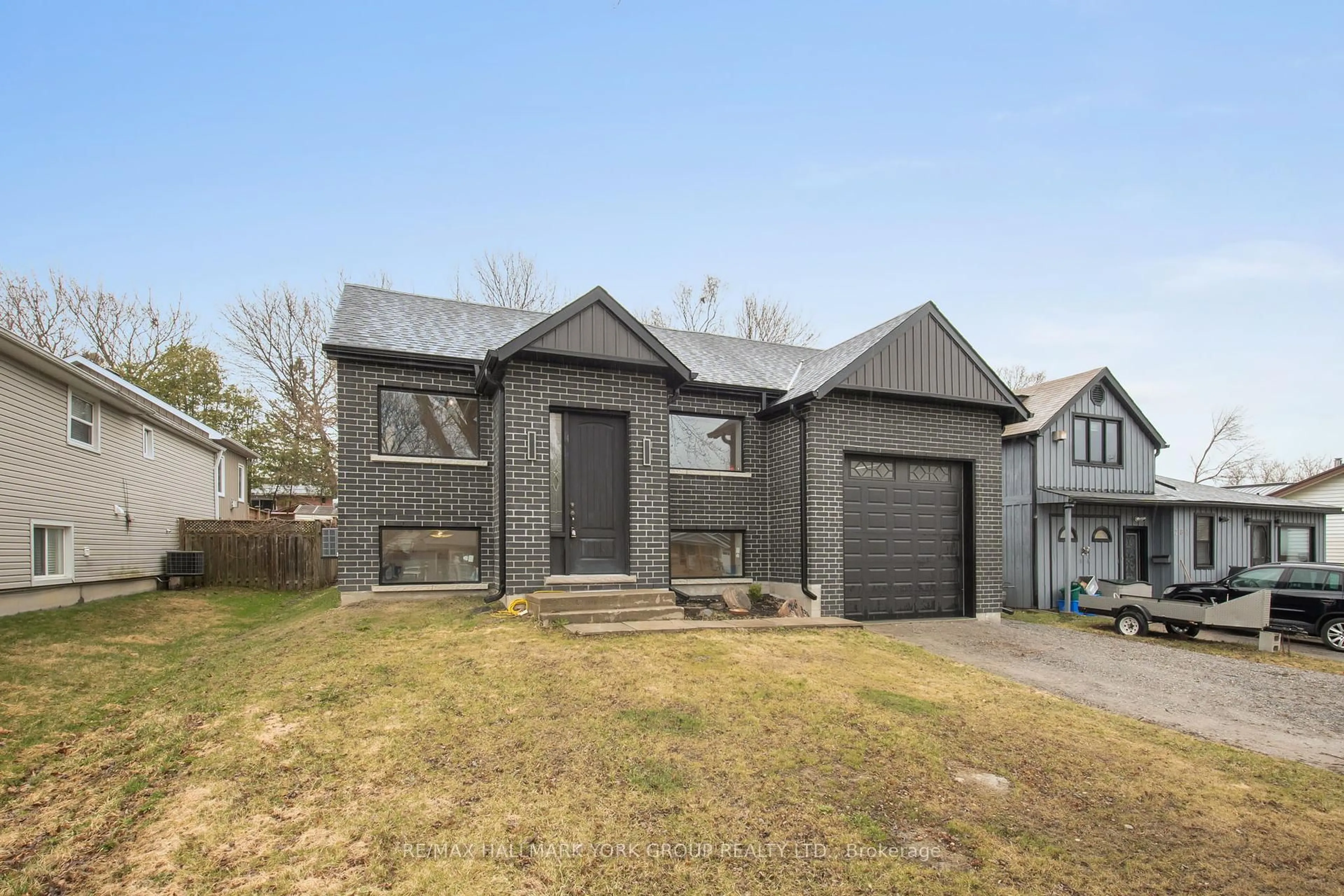 Home with brick exterior material, street for 286 Miami Dr, Georgina Ontario L4P 2Z4