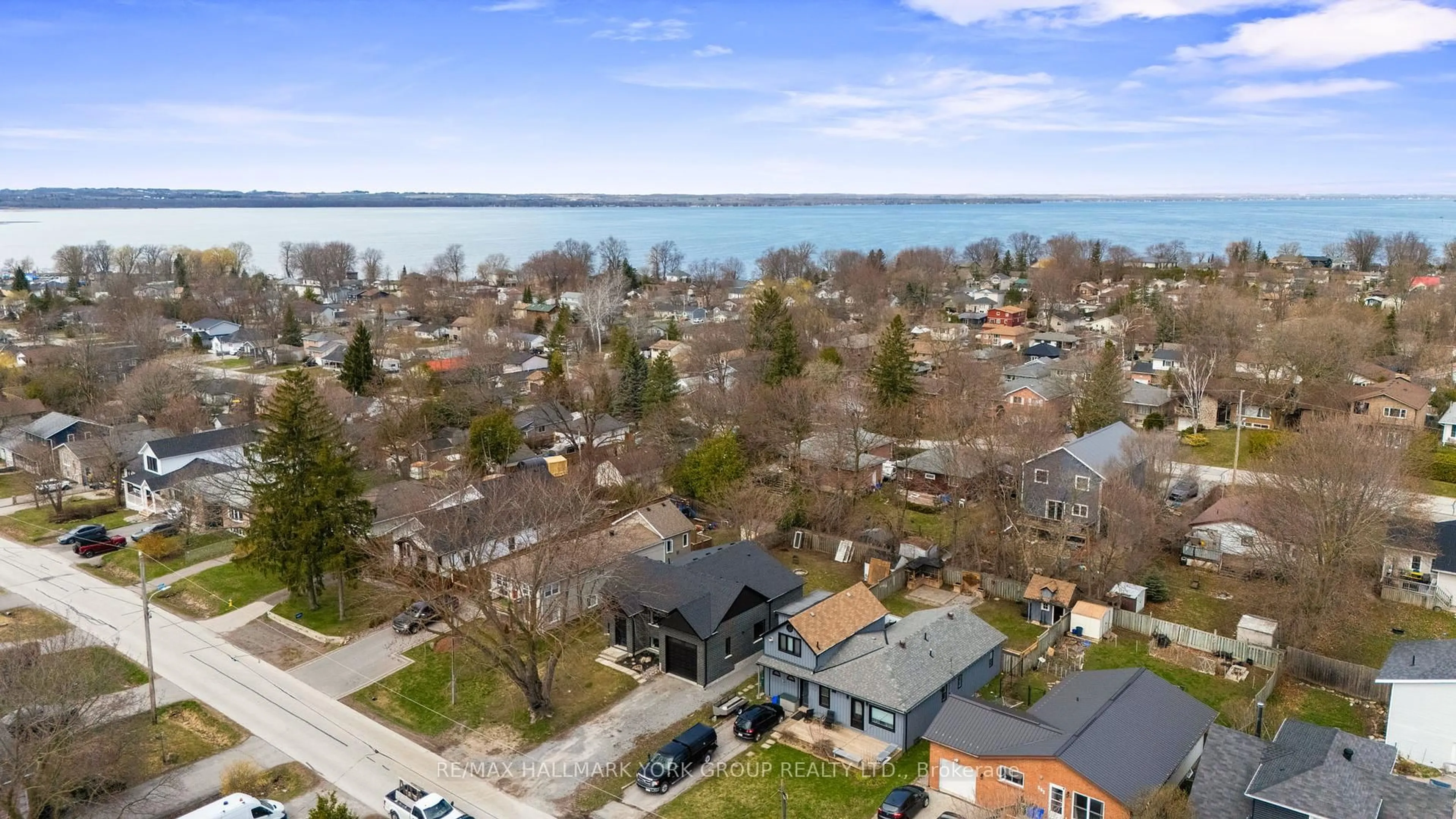 A pic from outside/outdoor area/front of a property/back of a property/a pic from drone, water/lake/river/ocean view for 286 Miami Dr, Georgina Ontario L4P 2Z4