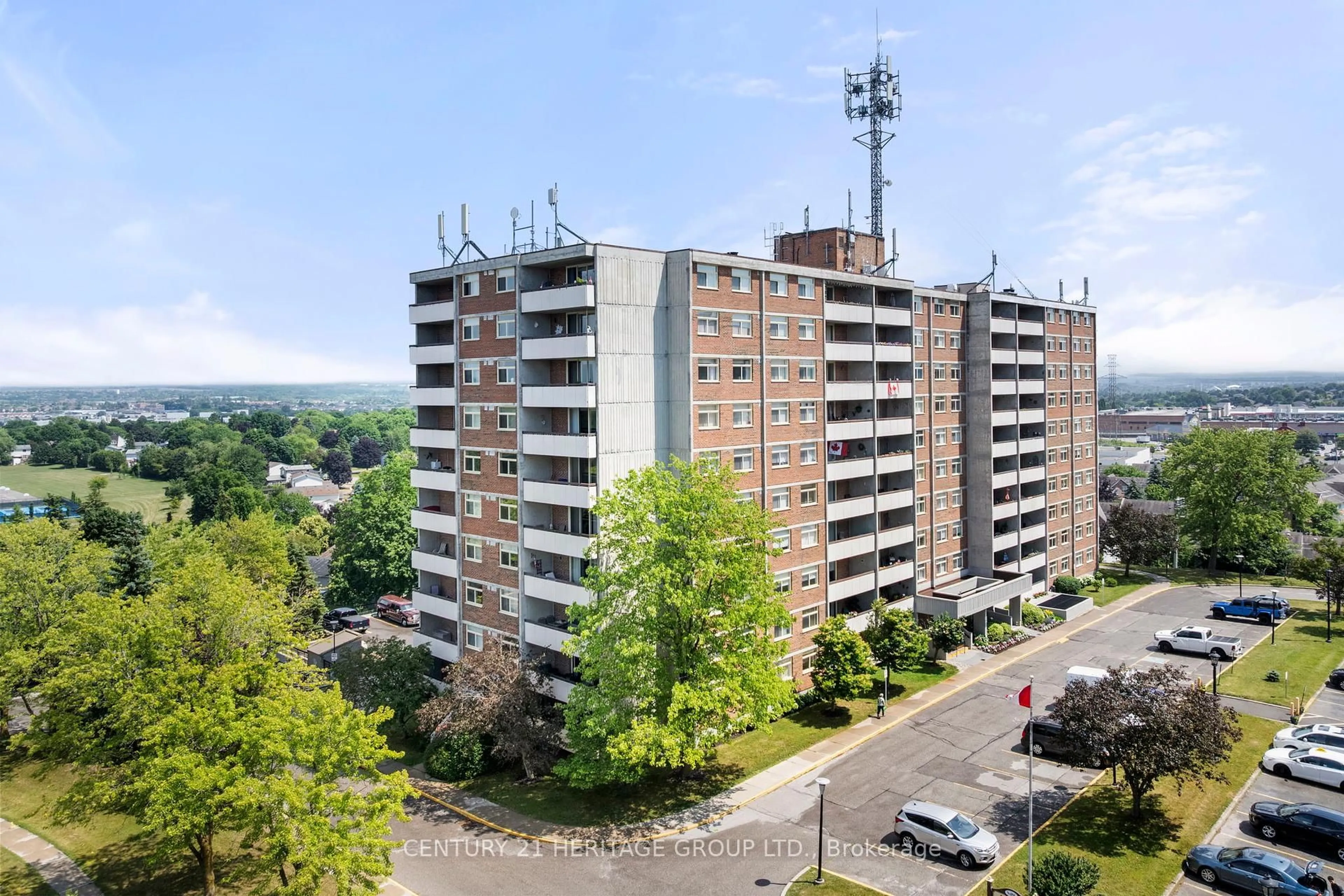Unknown for 40 William Roe Blvd, Newmarket Ontario L3Y 5N4
