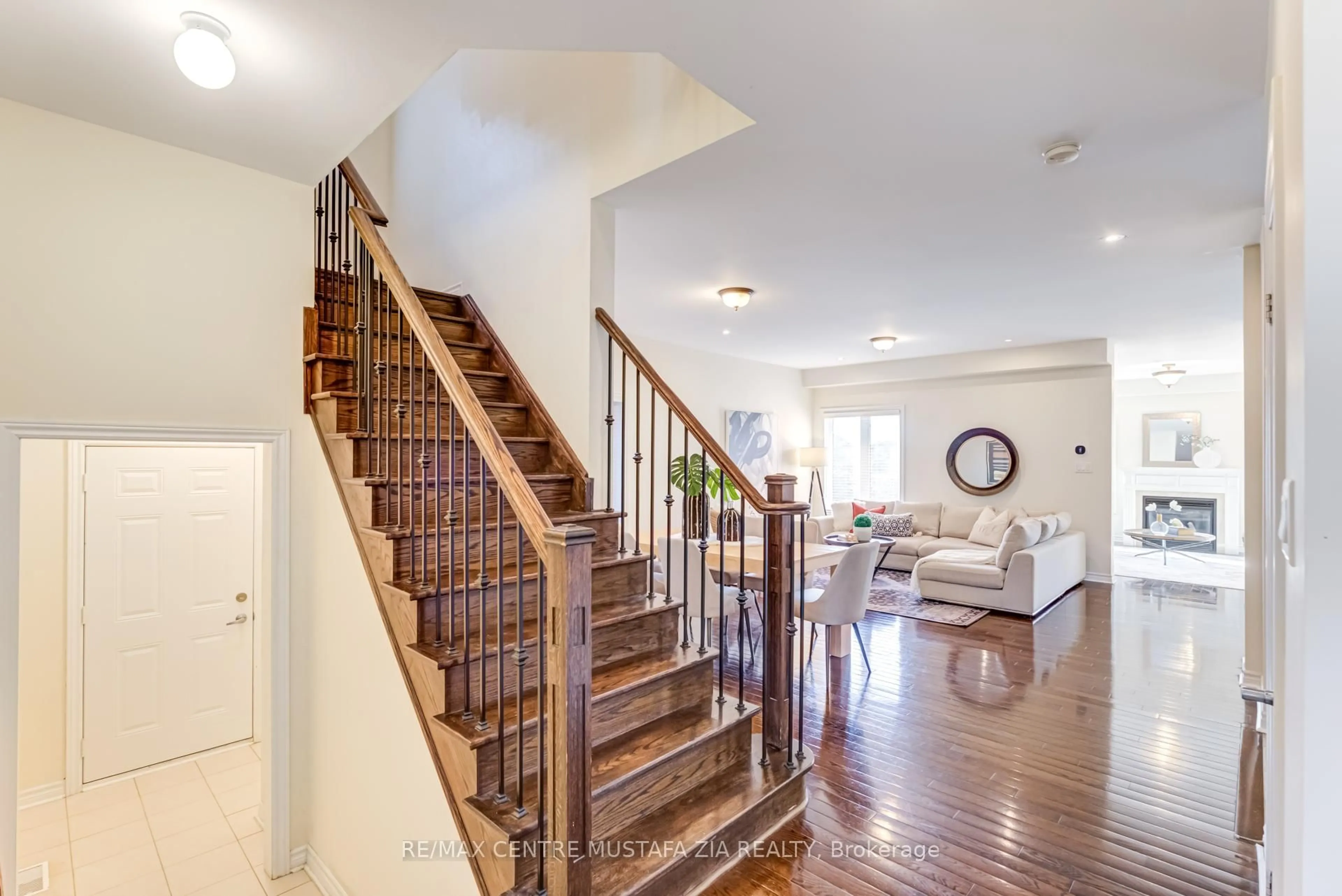 Unknown for 28 Rossini Dr, Richmond Hill Ontario L4E 0R5