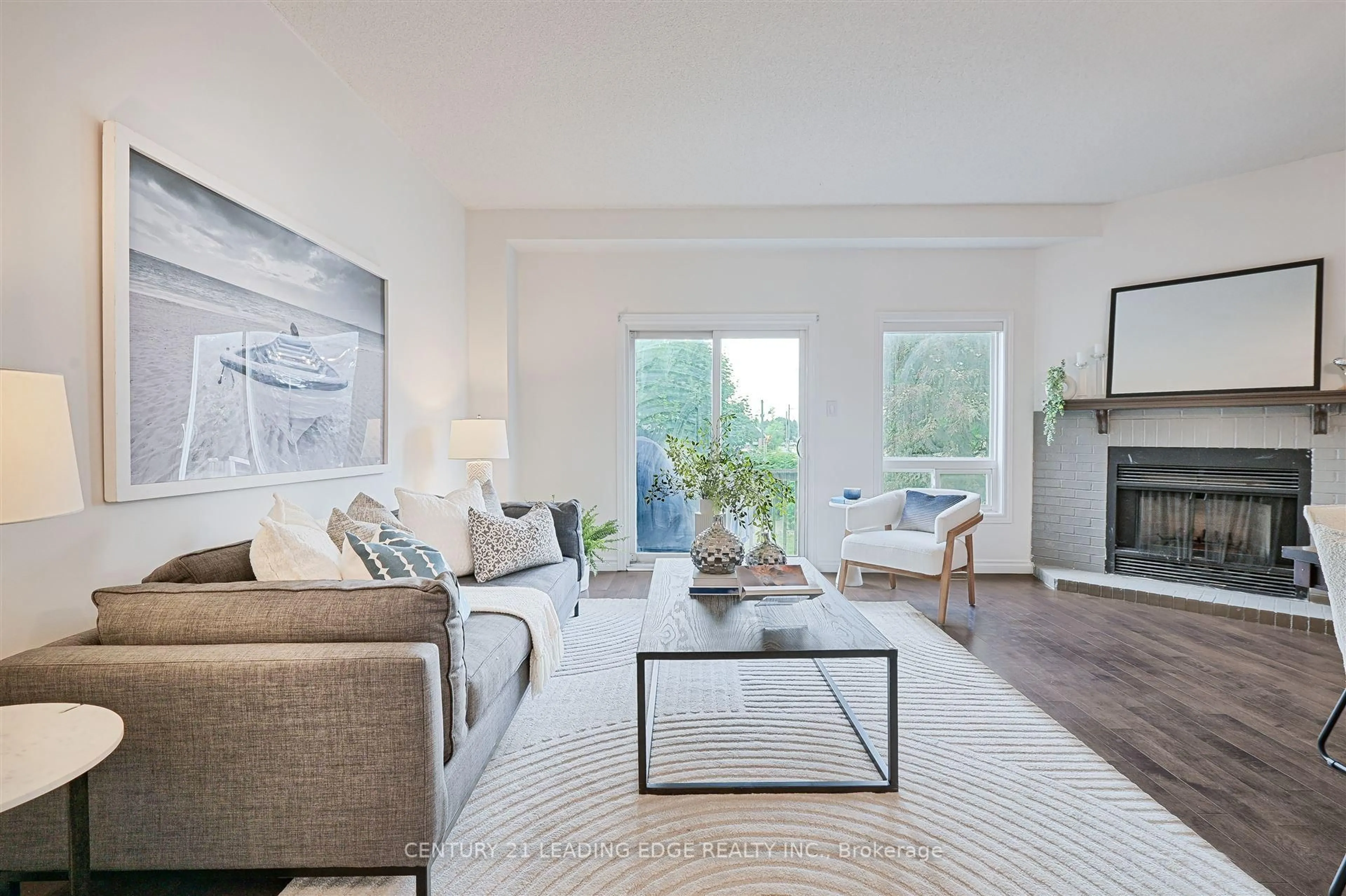 Living room with furniture, unknown for 64 Thornway Ave, Vaughan Ontario L4J 7Z5