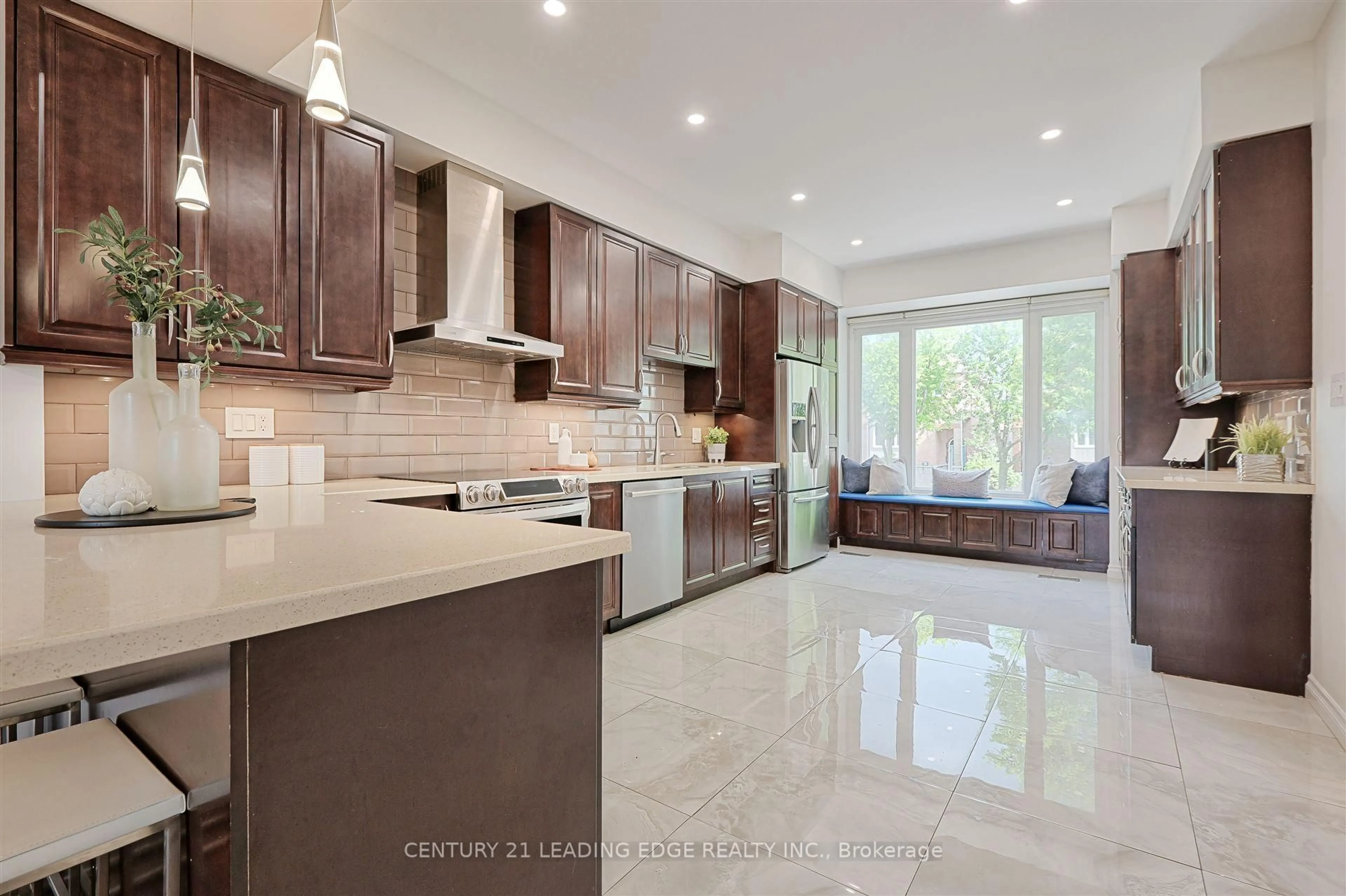 Open concept kitchen, ceramic/tile floor for 64 Thornway Ave, Vaughan Ontario L4J 7Z5