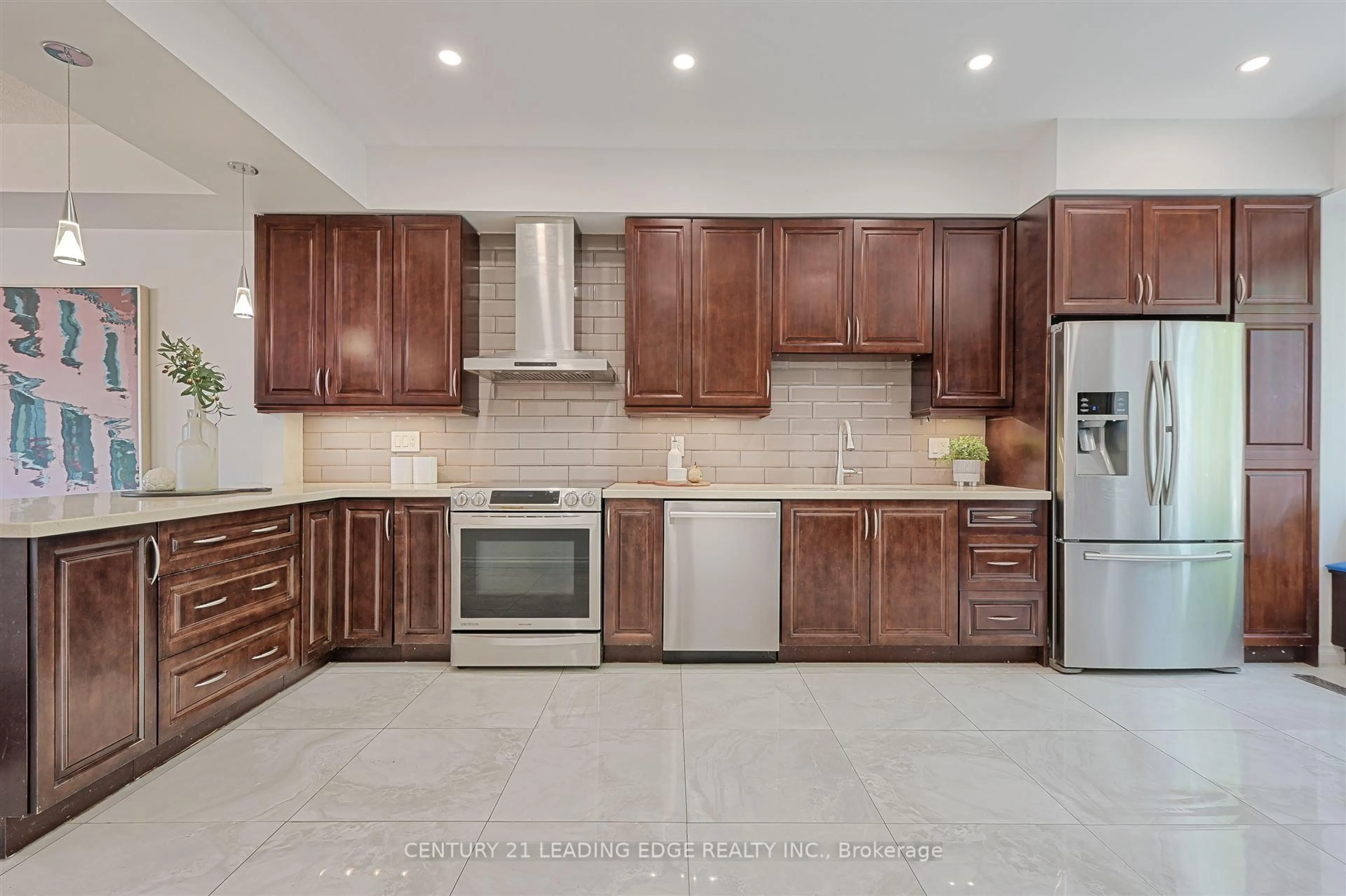 Open concept kitchen, ceramic/tile floor for 64 Thornway Ave, Vaughan Ontario L4J 7Z5