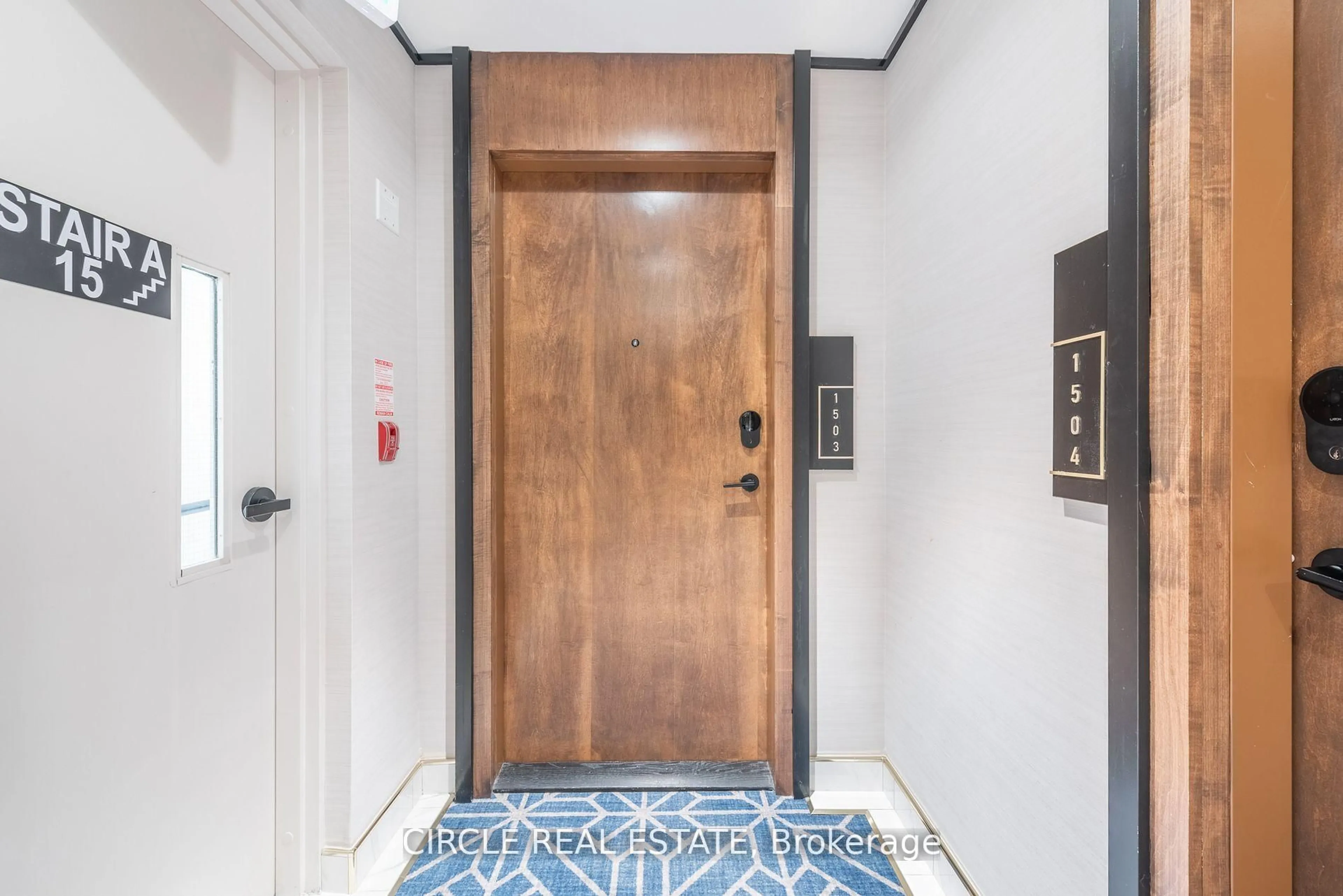 Indoor entryway for 120 Eagle Rock Way #1503, Vaughan Ontario L6A 5C2