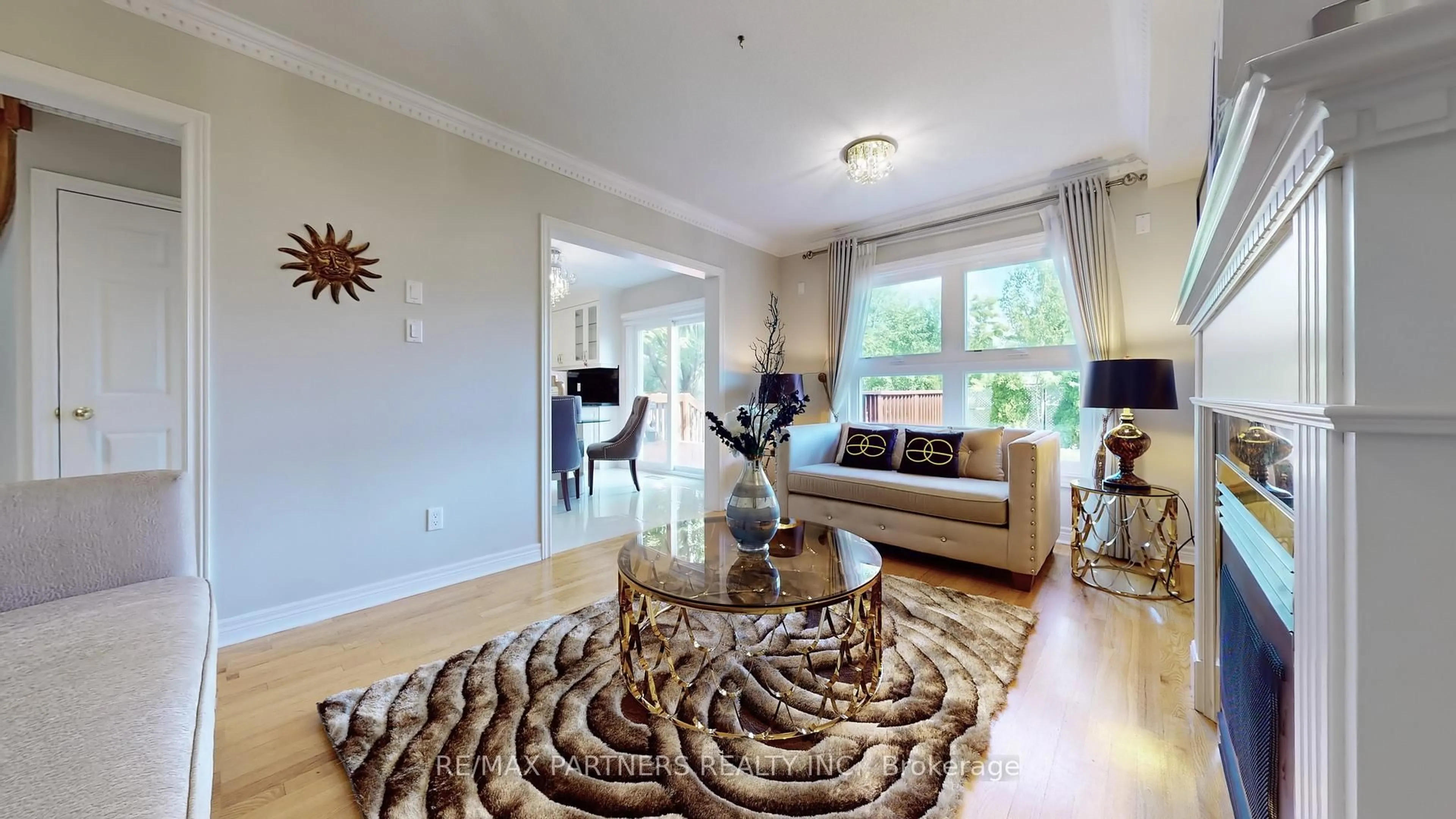 Living room with furniture, unknown for 71 Alpine Cres, Richmond Hill Ontario L4S 1W1