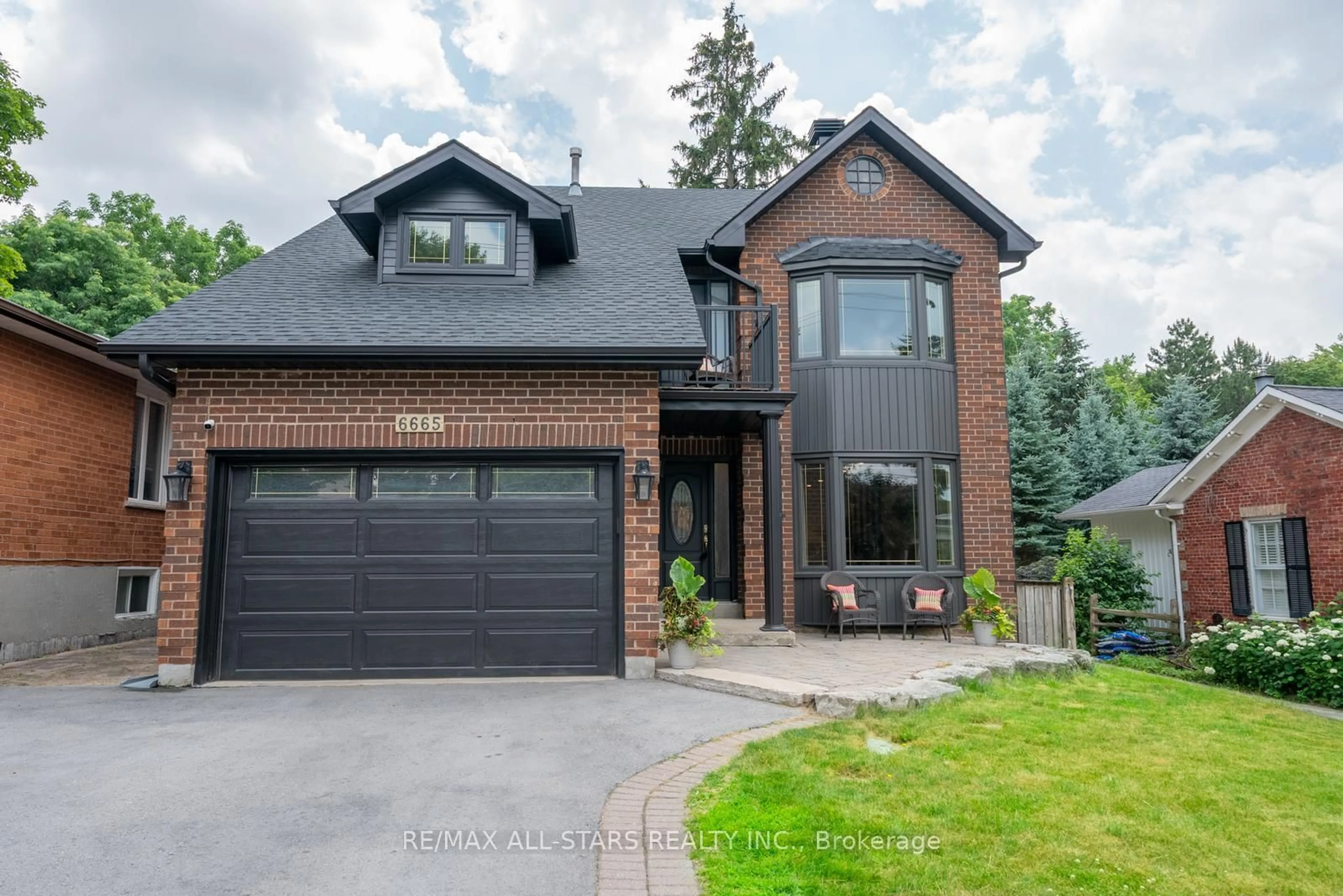 Home with brick exterior material, street for 6665 Main St, Whitchurch-Stouffville Ontario L4A 6B3