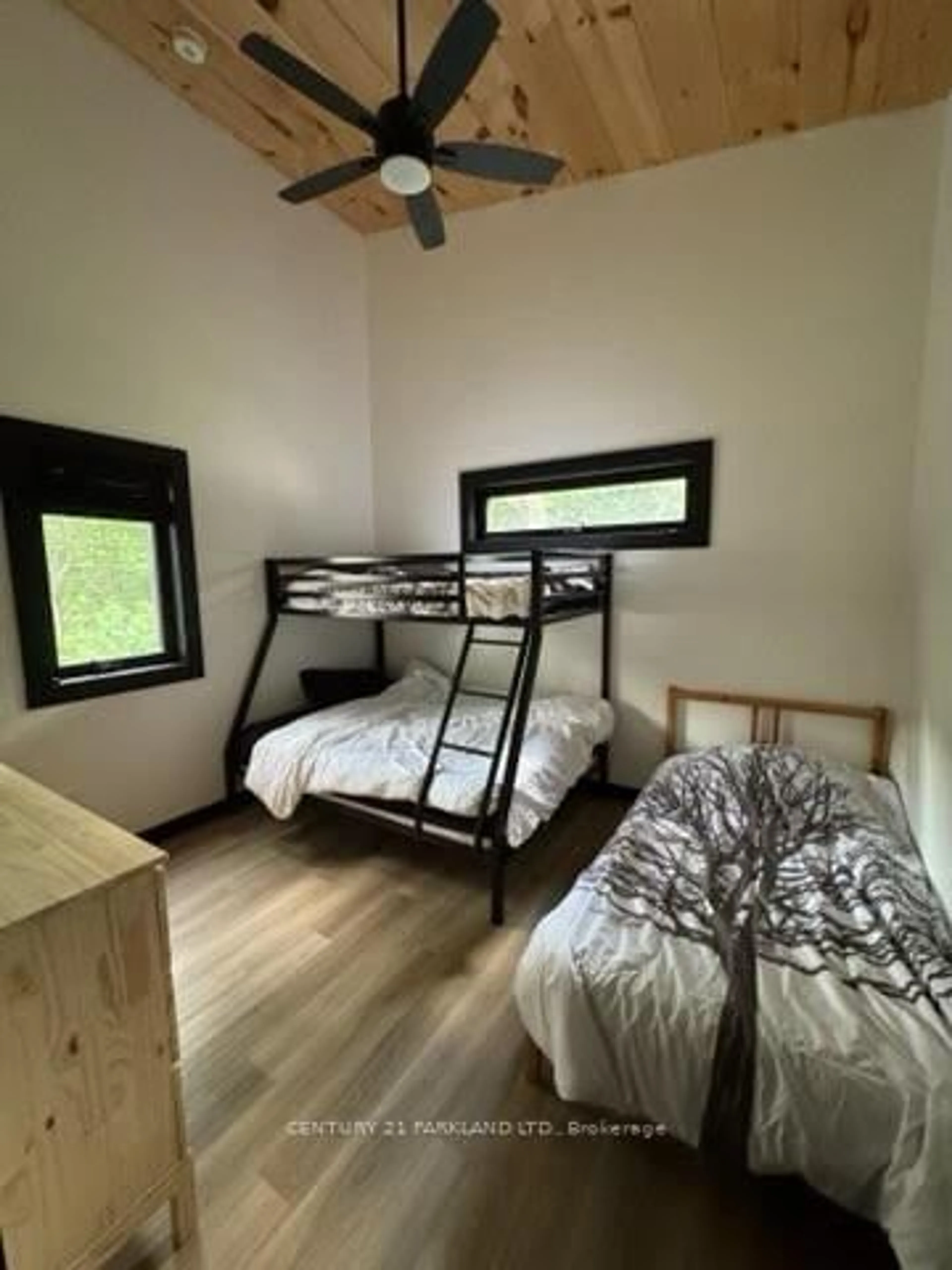 A pic of a room for 54 Fox Island Rd, Georgina Islands Ontario L0E 1R2