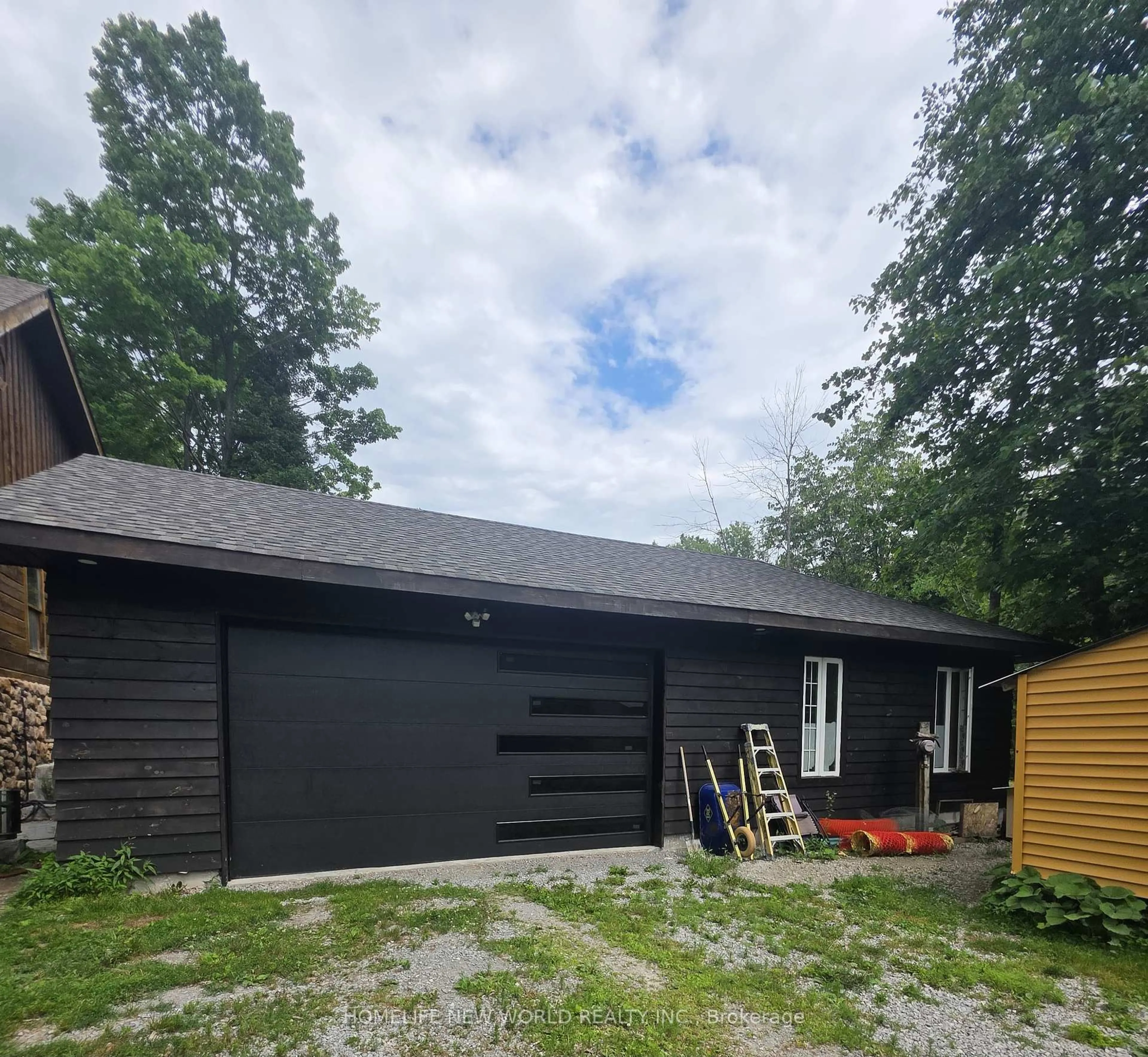 Unknown for 24261 Weir's Sdrd, Georgina Ontario L0E 1N0