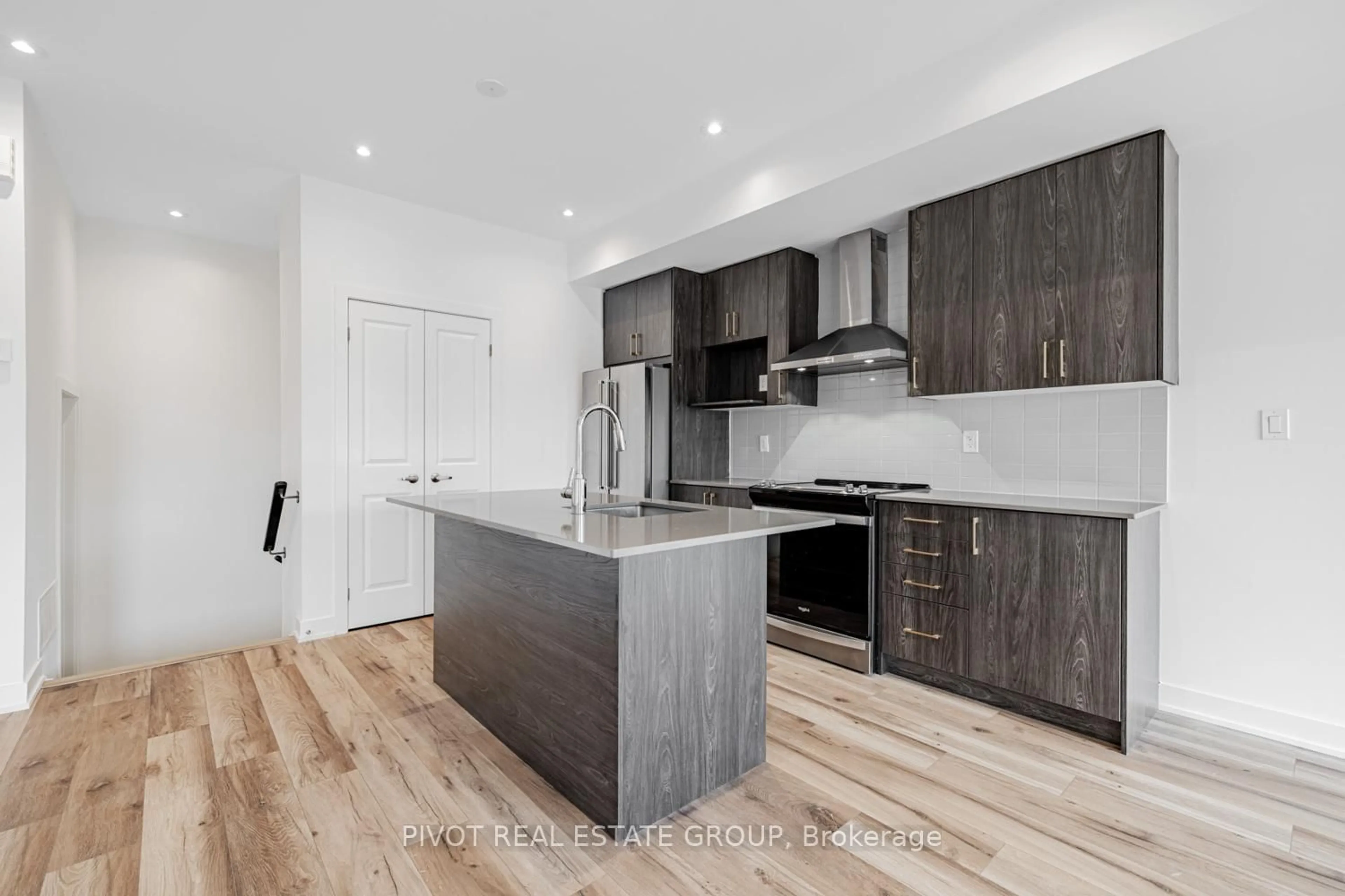 Unknown for 42 Covington Cres, Whitchurch-Stouffville Ontario L4A 4W8