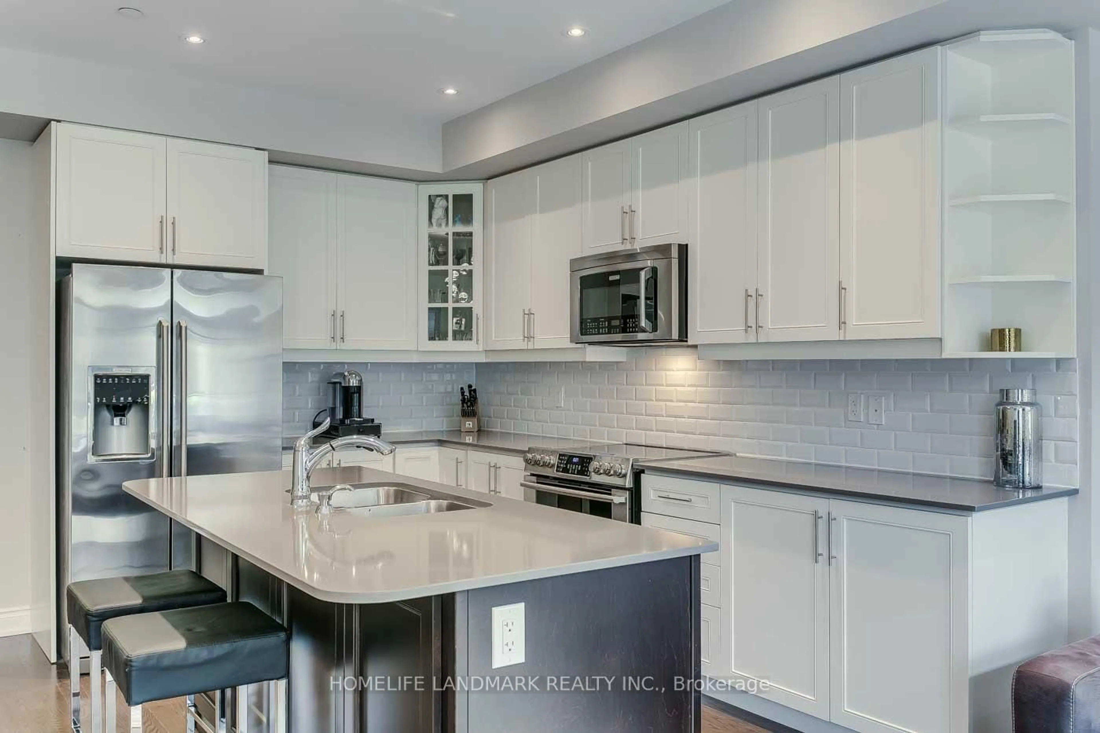 Open concept kitchen, ceramic/tile floor for 1331 Major Mackenzie Dr #91, Vaughan Ontario L6A 4W4