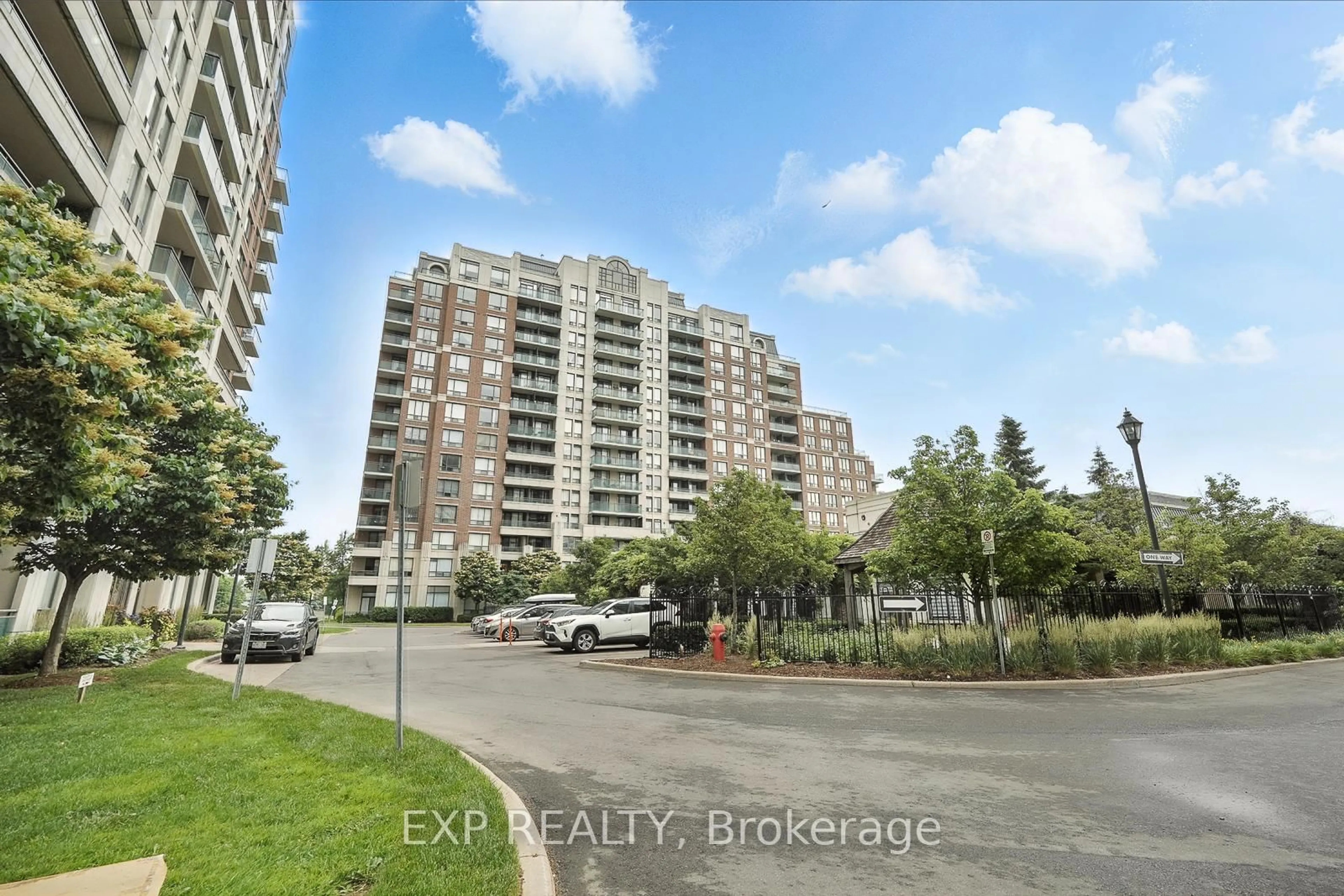 A pic from outside/outdoor area/front of a property/back of a property/a pic from drone, unknown for 350 Red Maple Rd #505, Richmond Hill Ontario L4C 0T5