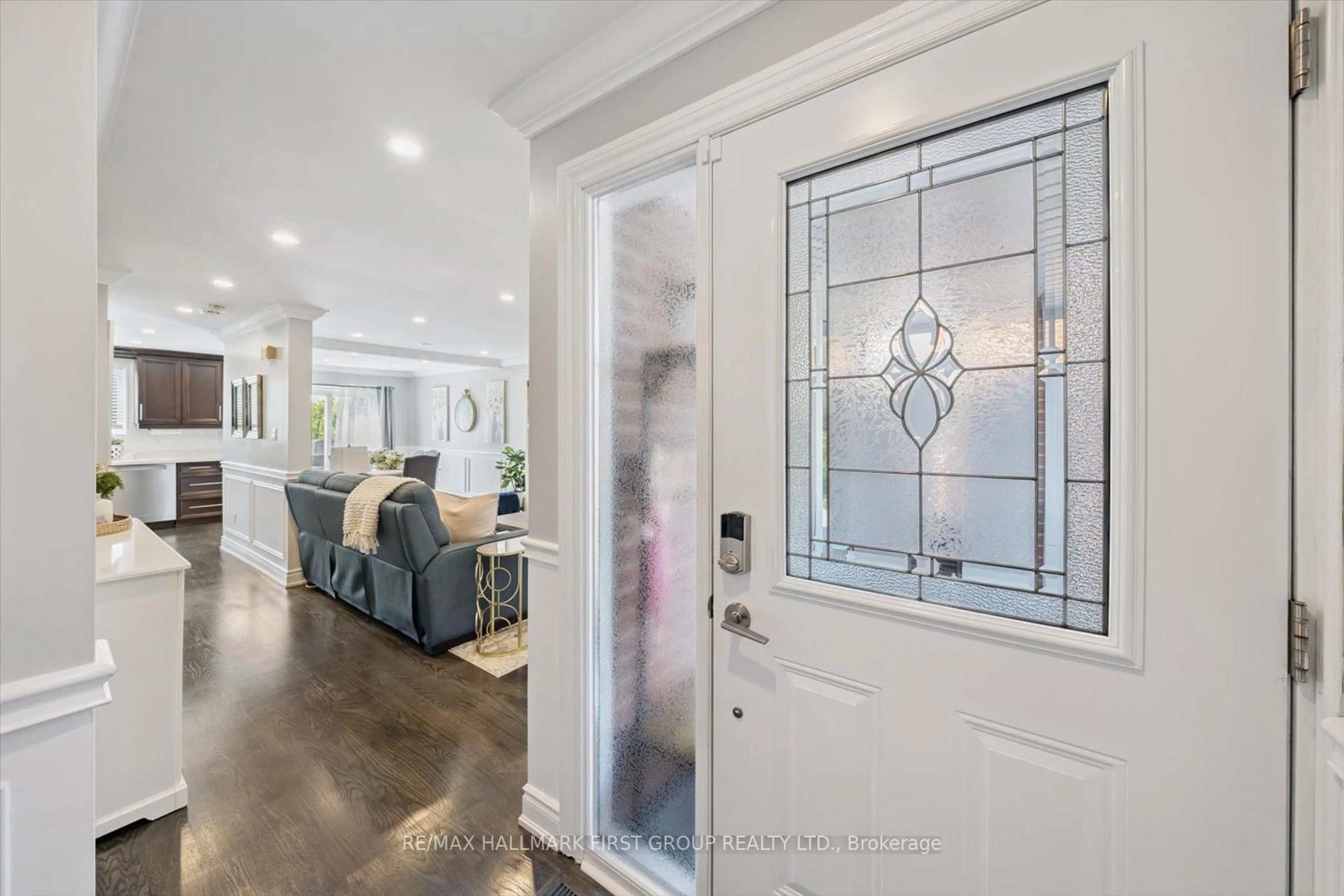 Indoor entryway for 51 Andrea Lane, Vaughan Ontario L4L 1E6