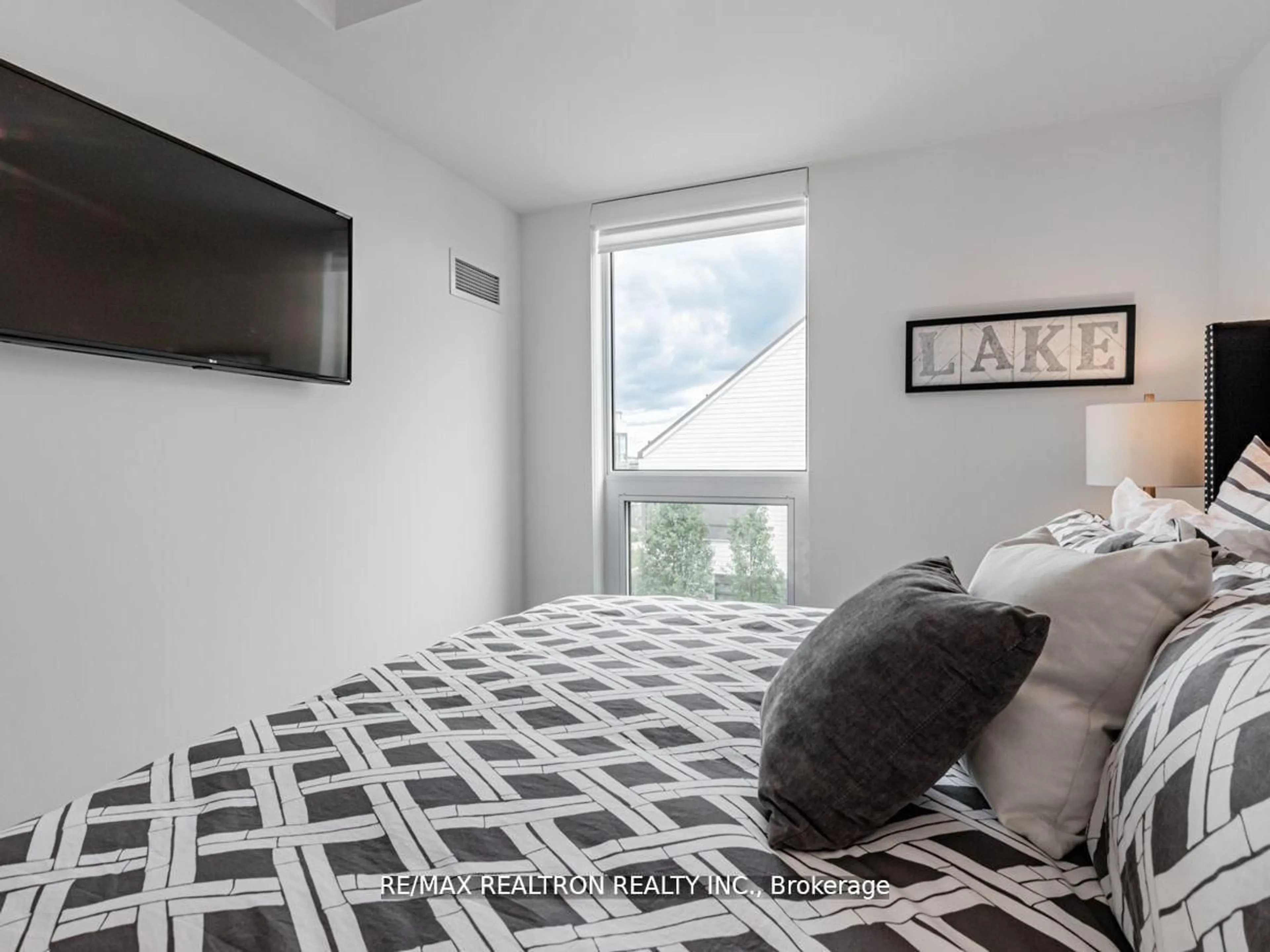Bedroom with bed, unknown for 271 Sea Ray Ave #B307, Innisfil Ontario L9S 0L8