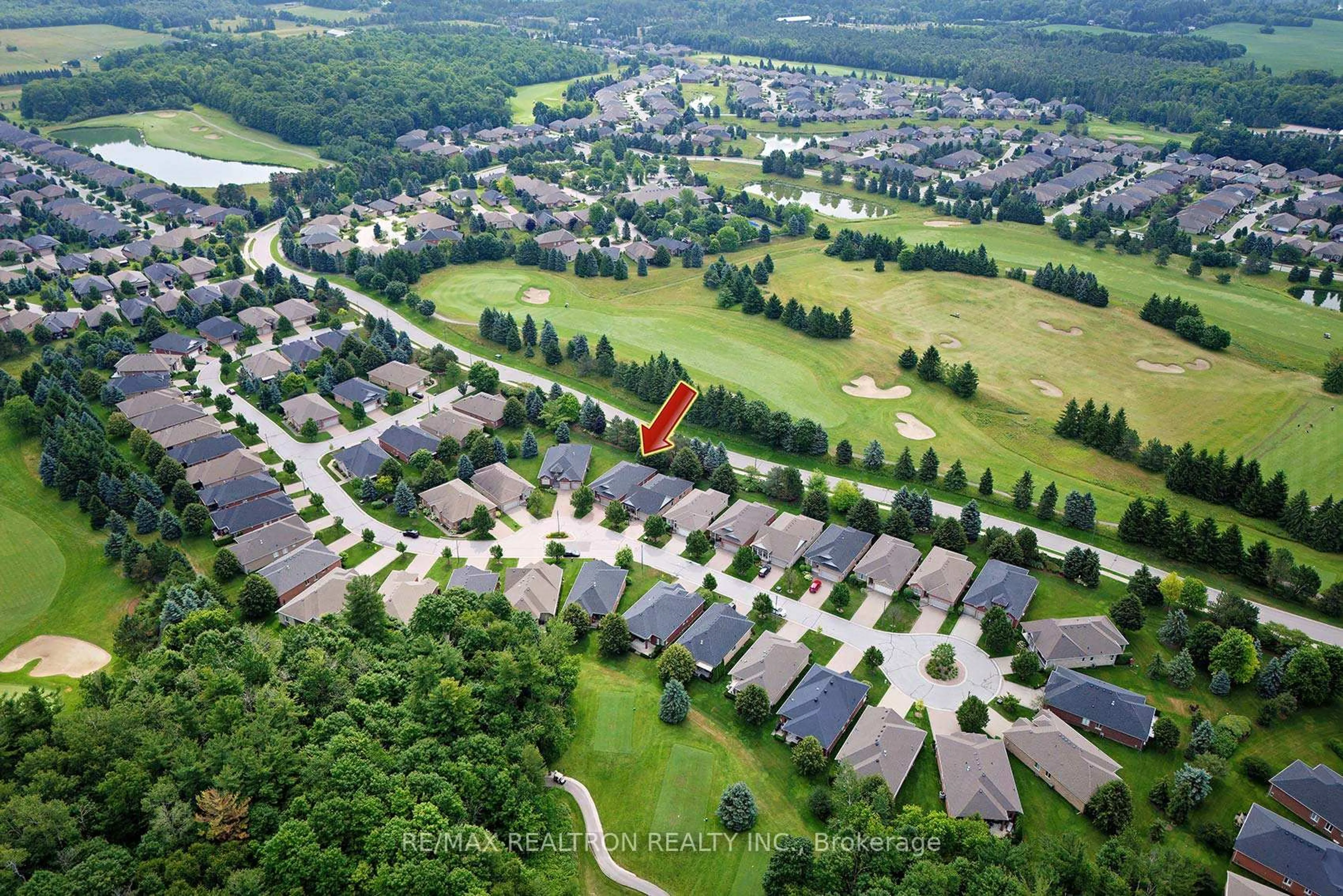 A pic from outside/outdoor area/front of a property/back of a property/a pic from drone, unknown for 73 Braid Bend, Whitchurch-Stouffville Ontario L4A 1R7